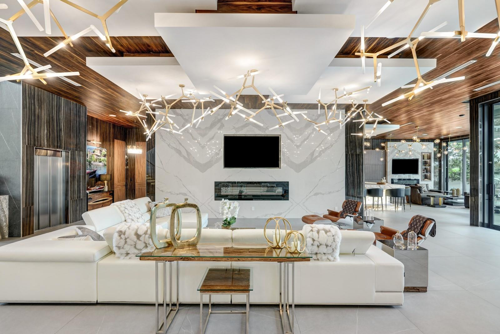 671 Middle Riv Fort Lauderdale, FL 33304