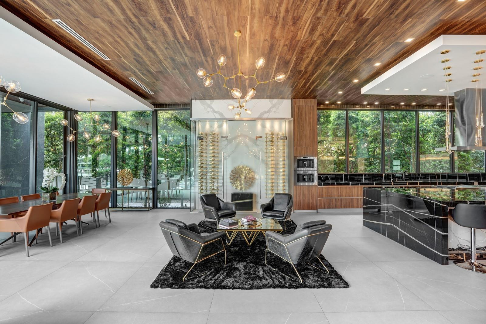 671 Middle Riv Fort Lauderdale, FL 33304