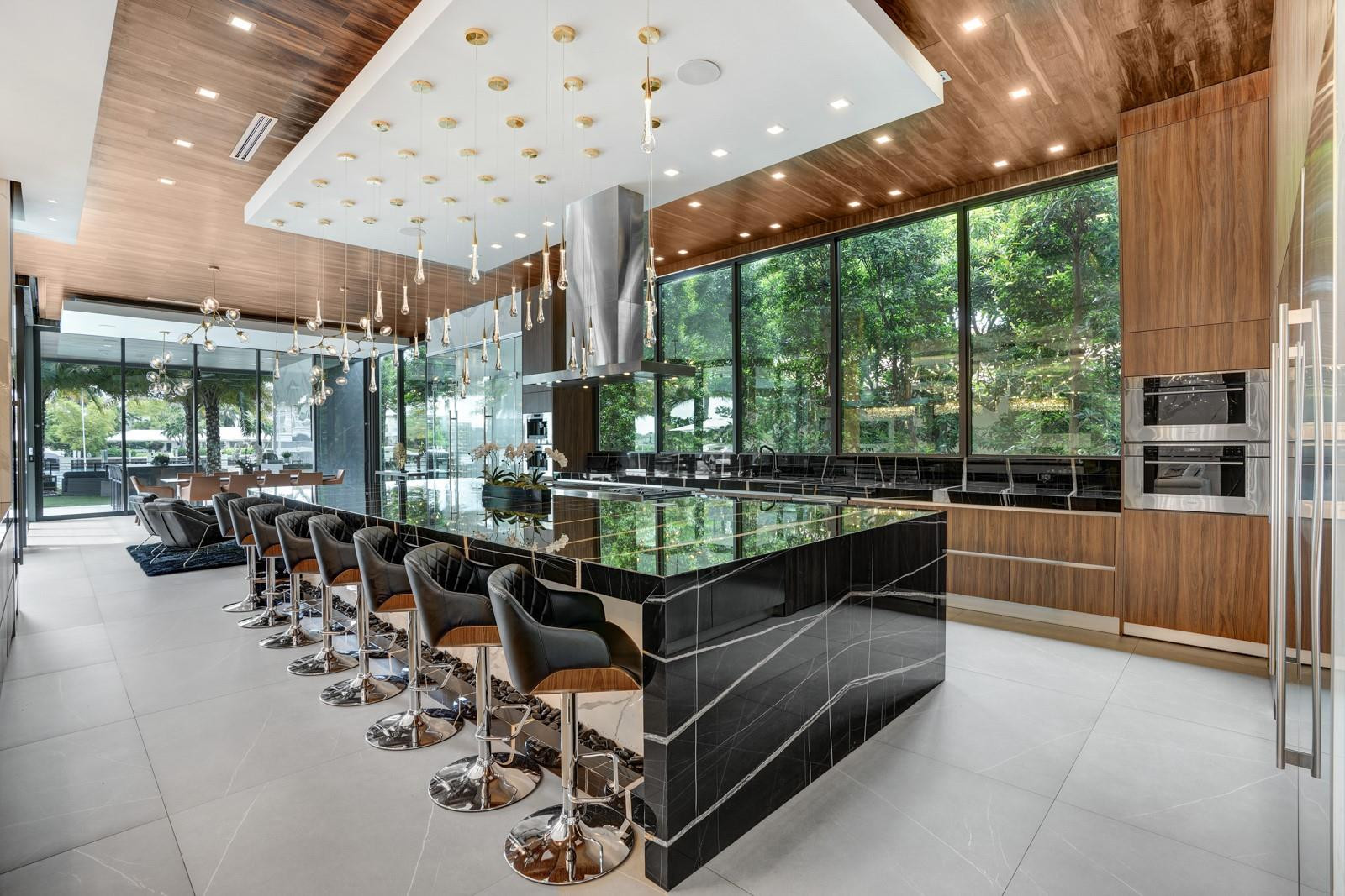 671 Middle Riv Fort Lauderdale, FL 33304