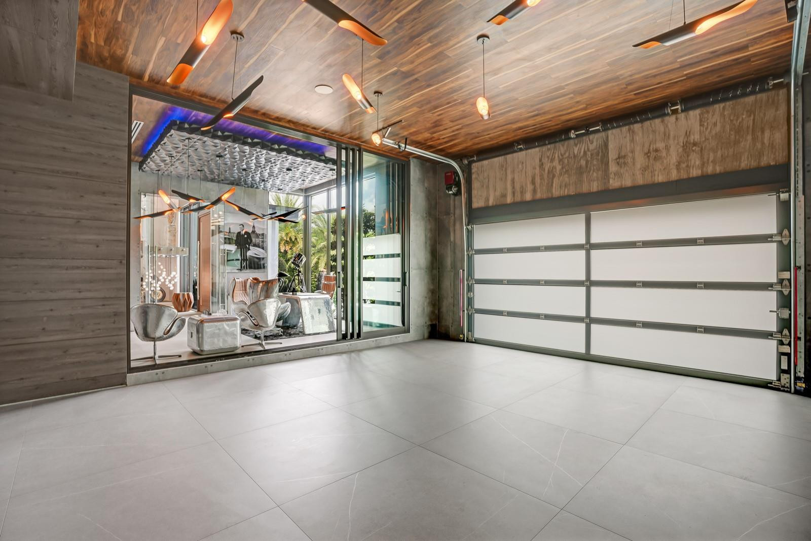 671 Middle Riv Fort Lauderdale, FL 33304