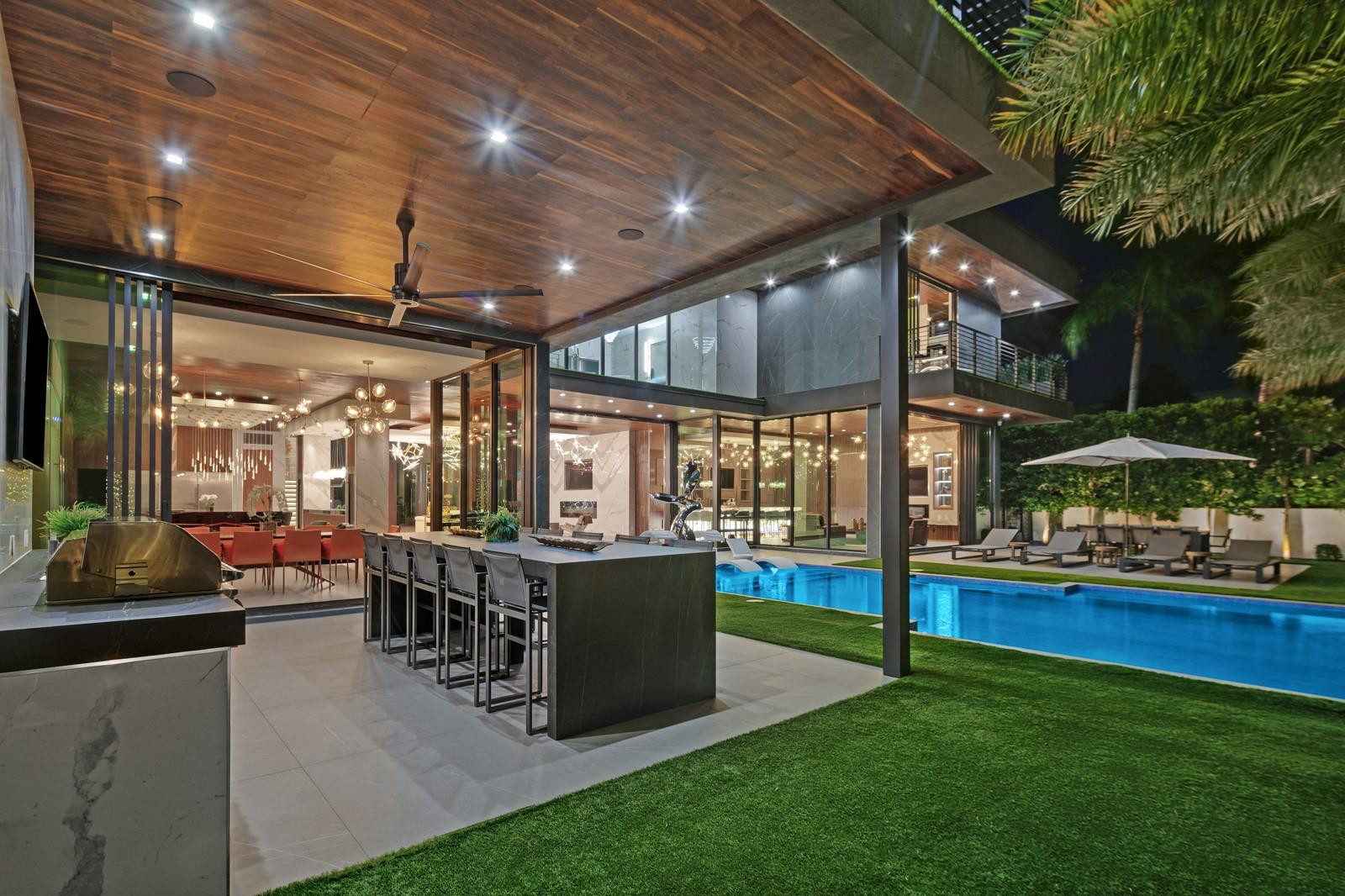 671 Middle Riv Fort Lauderdale, FL 33304