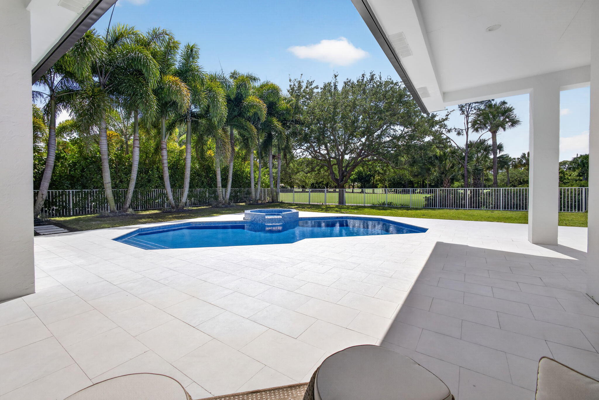 2725 Seneca West Palm Beach, FL 33409