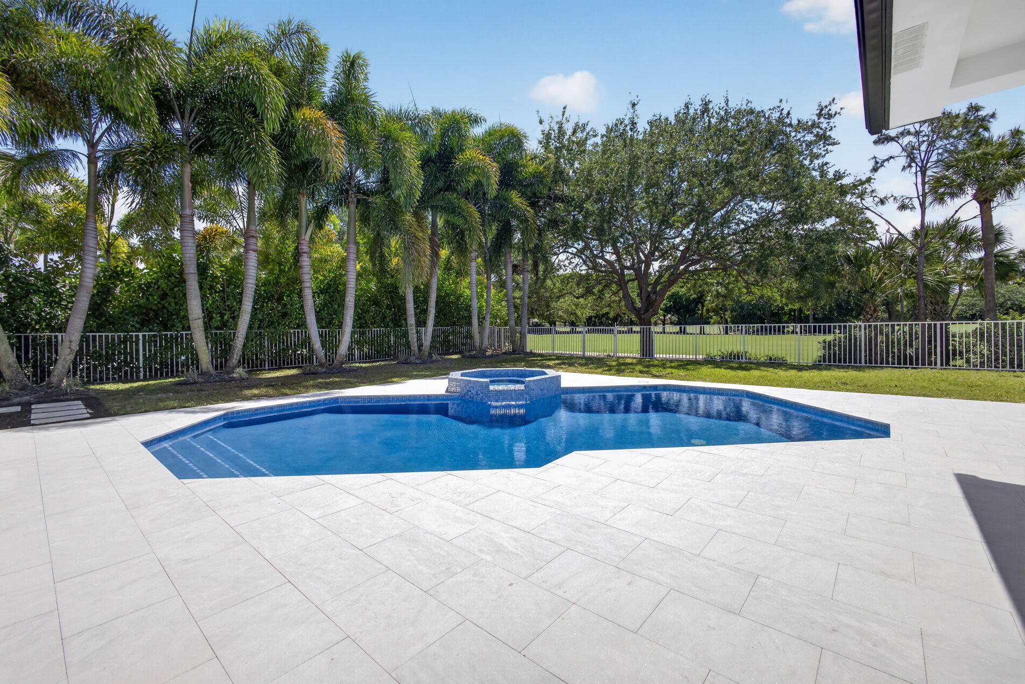 2725 Seneca West Palm Beach, FL 33409