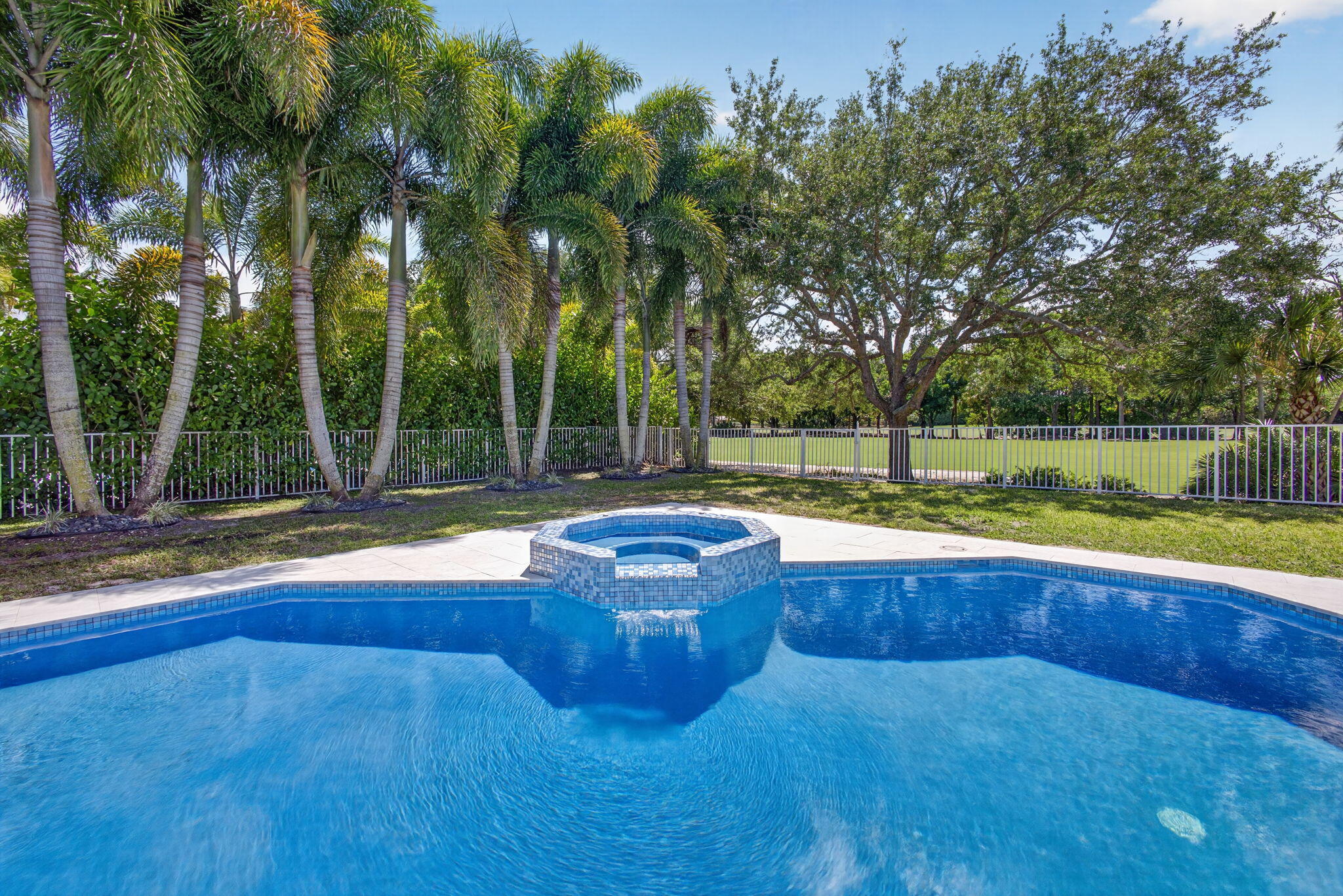2725 Seneca West Palm Beach, FL 33409