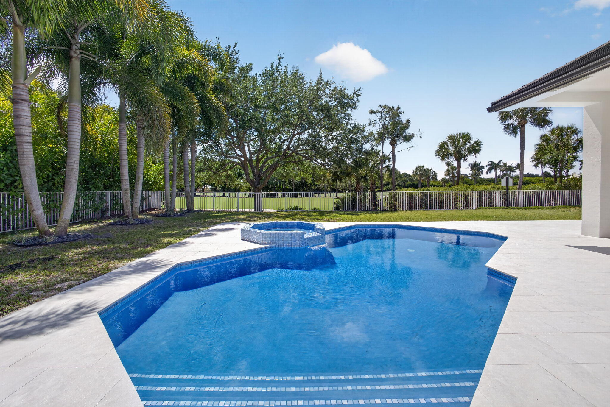 2725 Seneca West Palm Beach, FL 33409