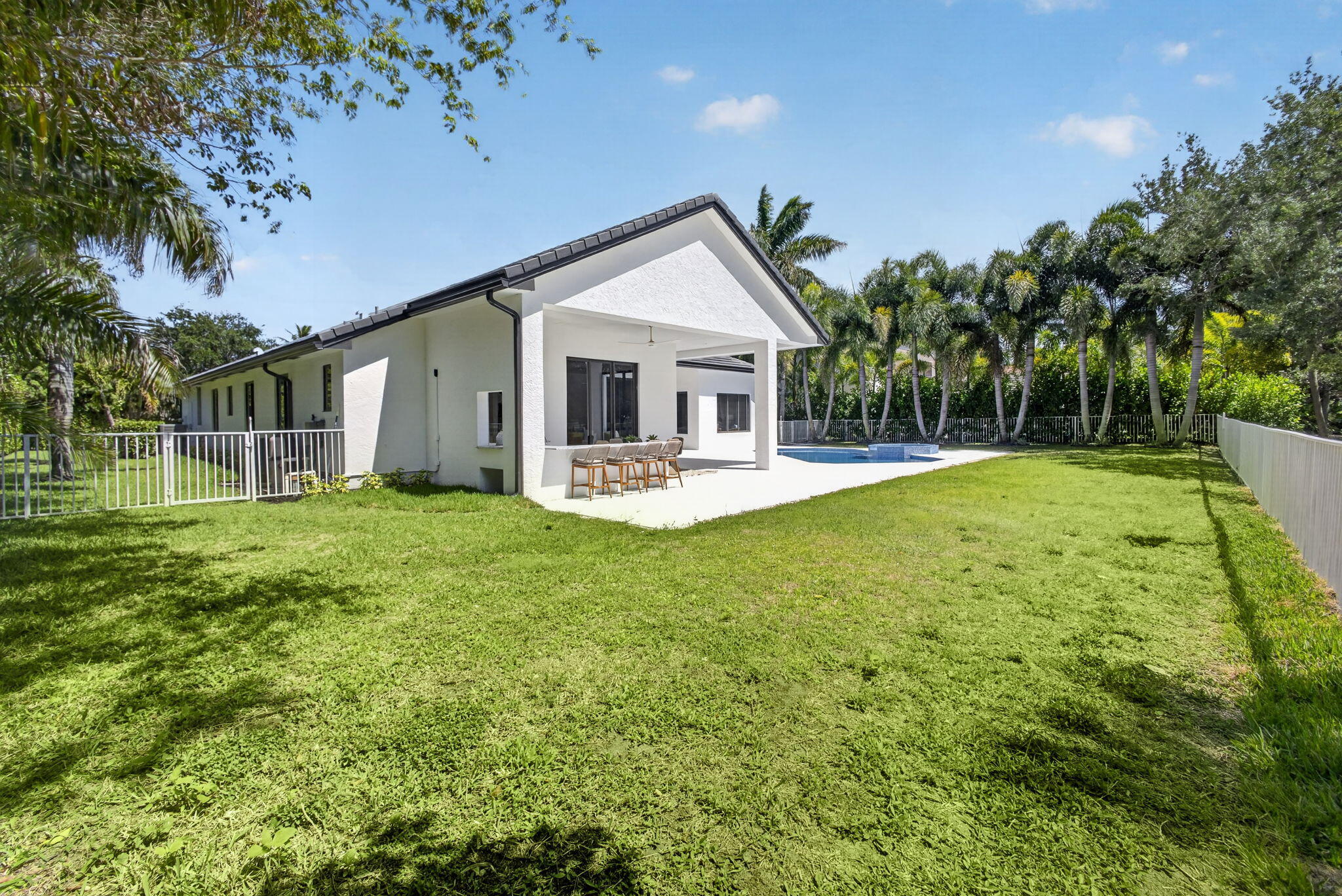 2725 Seneca West Palm Beach, FL 33409