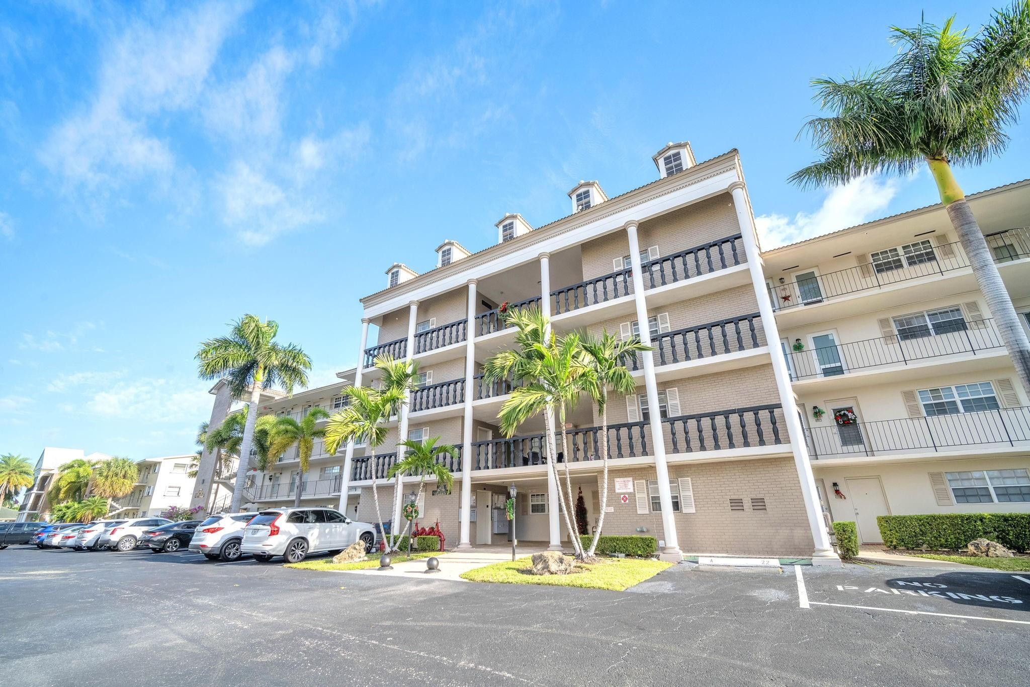 440 Paradise Isle #304