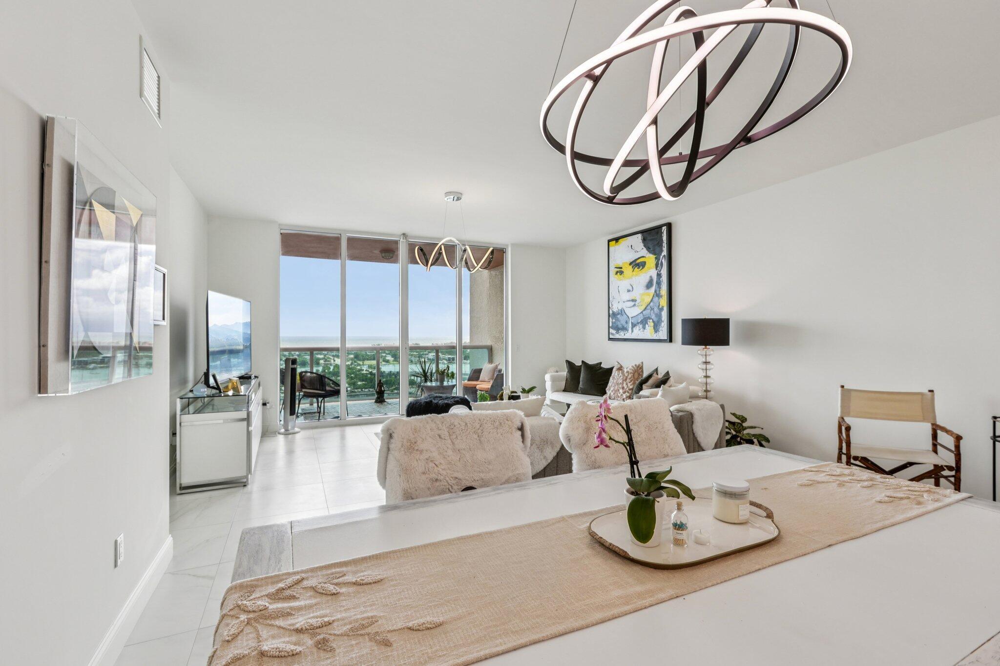 2640 Lake Shr #2008 Riviera Beach, FL 33404