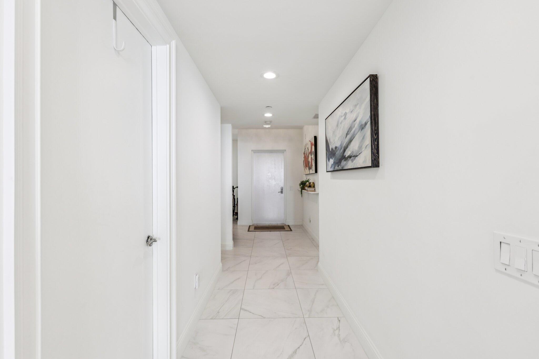 2640 Lake Shr #2008 Riviera Beach, FL 33404