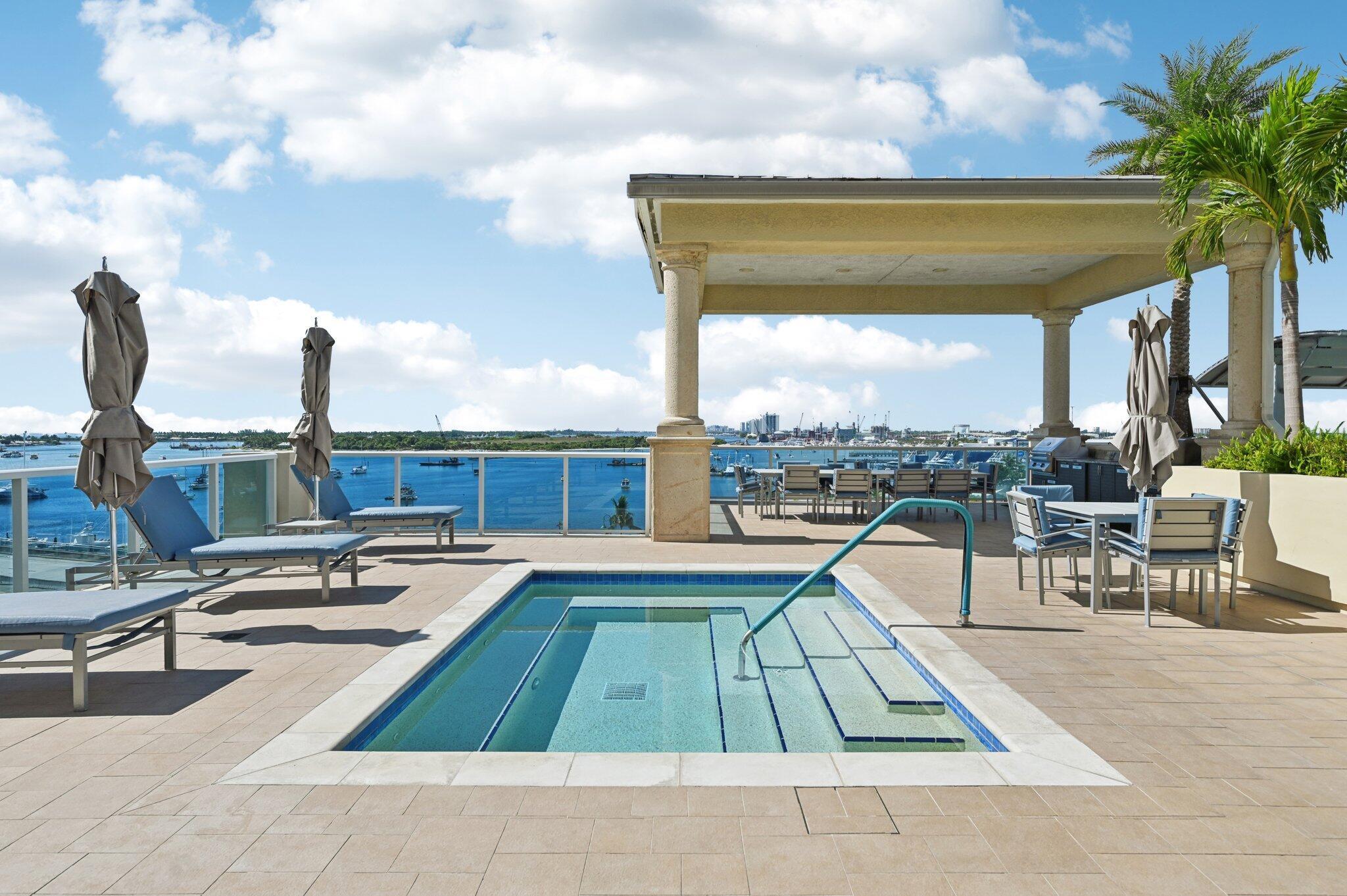 2640 Lake Shr #2008 Riviera Beach, FL 33404