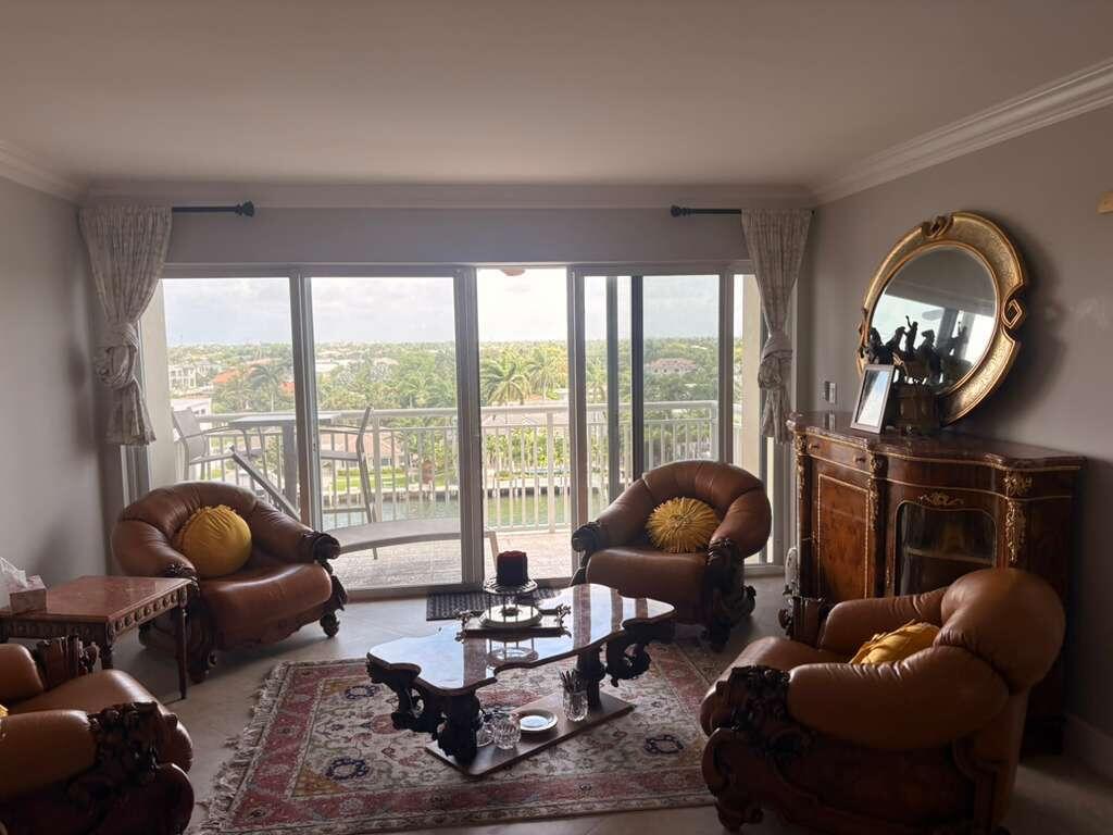 2611 N Riverside #Apt 703