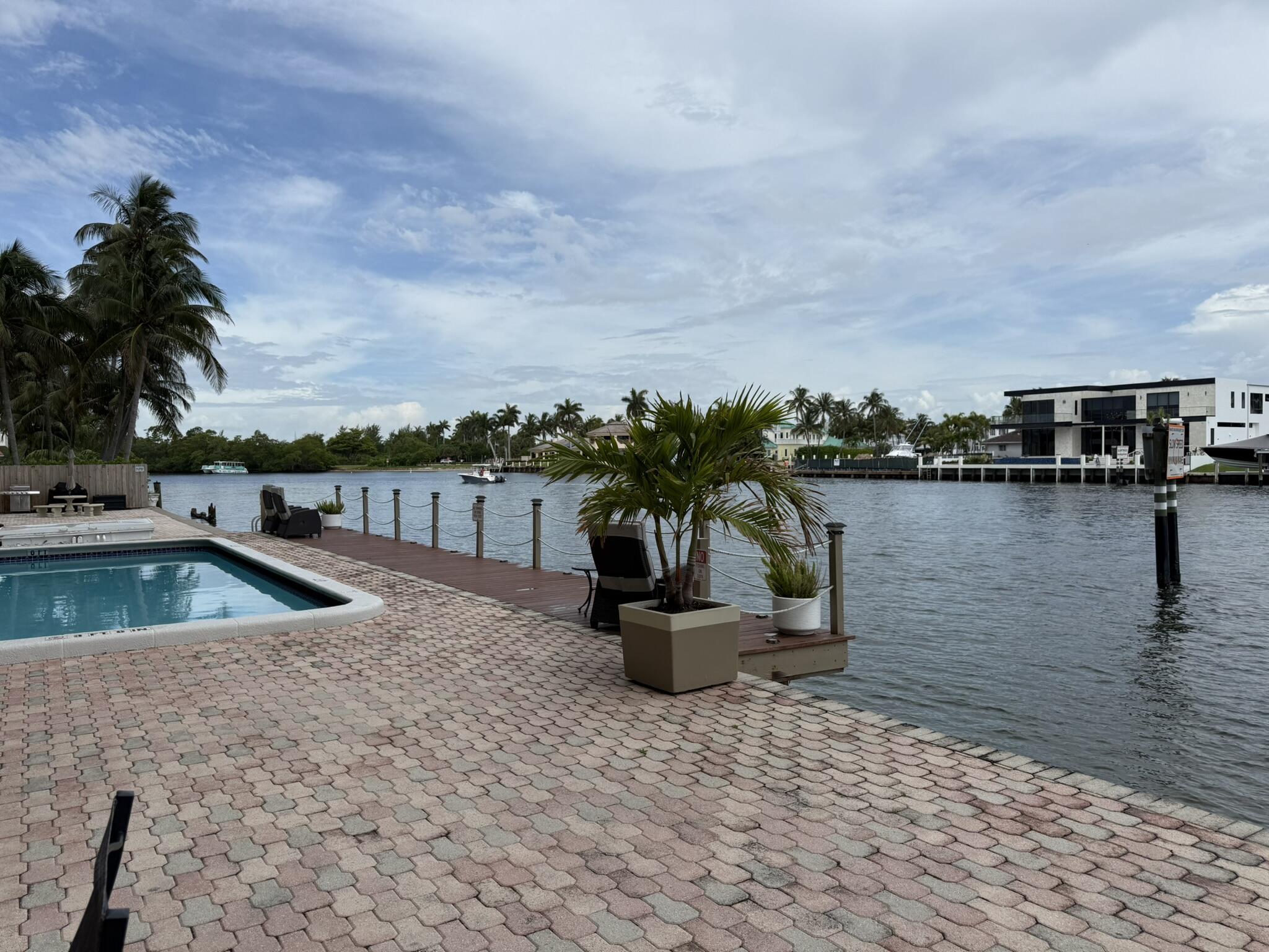 2611 N Riverside #Apt 703 Pompano Beach, FL 33062
