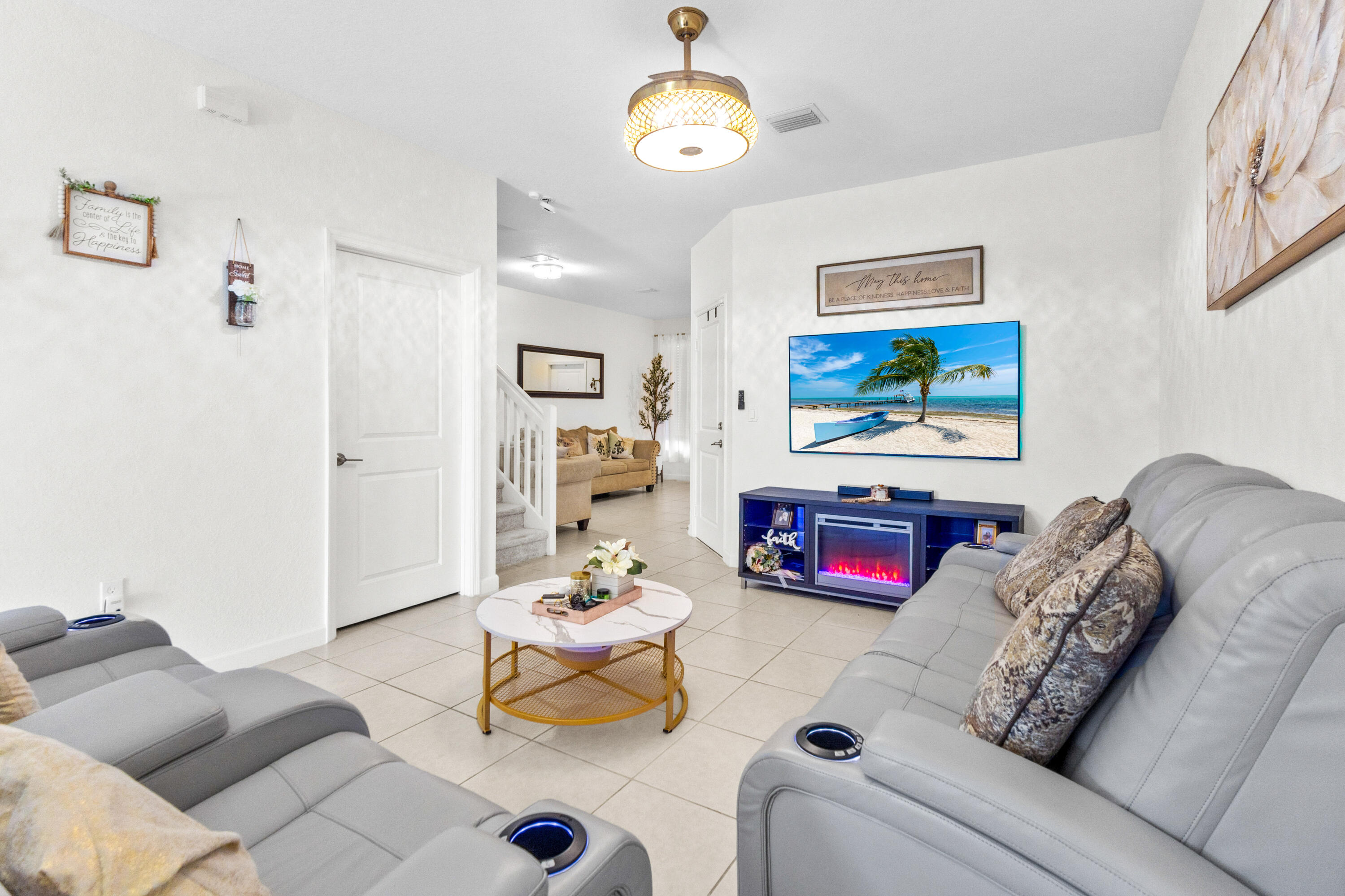 2688 NW 55th Lauderhill, FL 33313