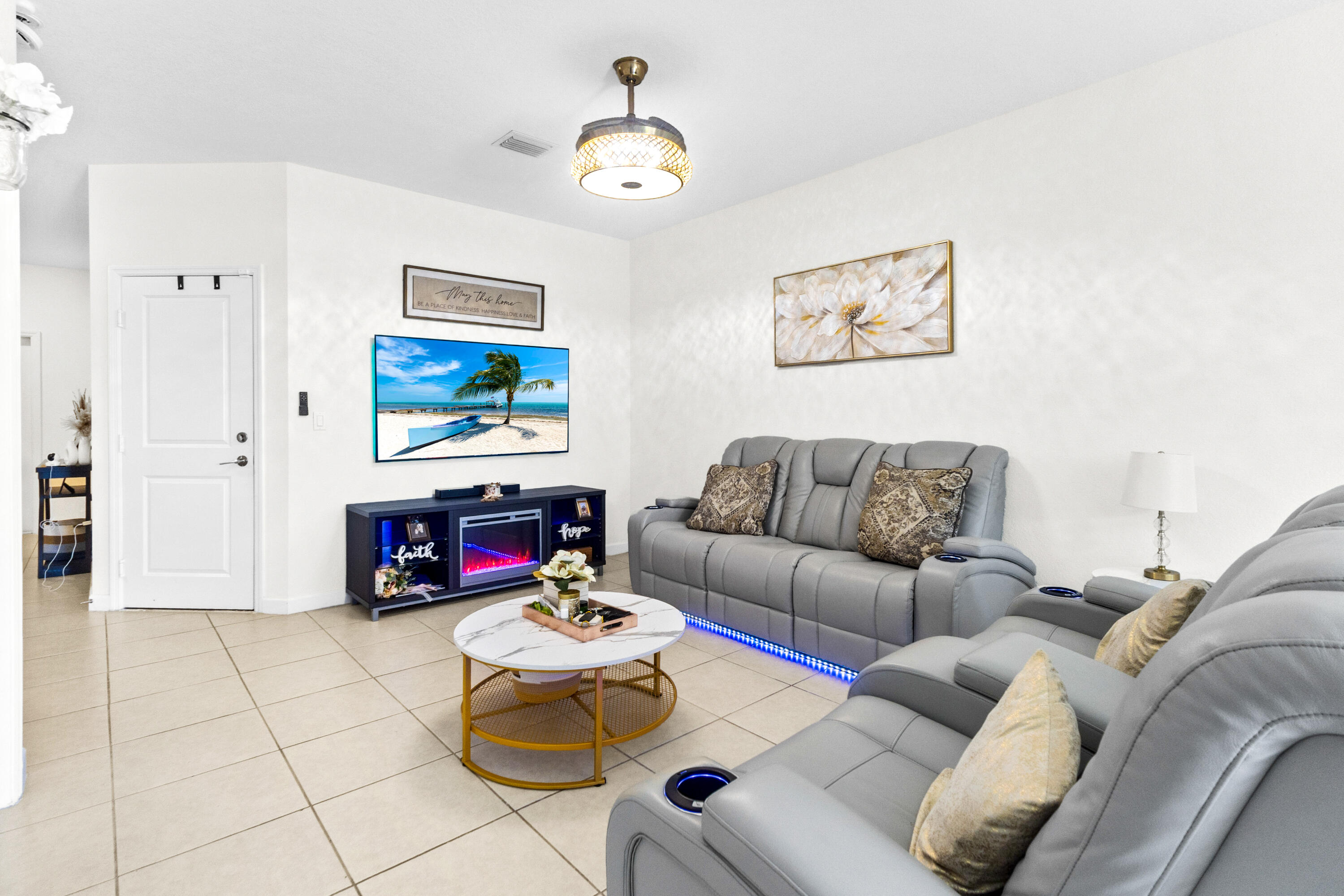 2688 NW 55th Lauderhill, FL 33313