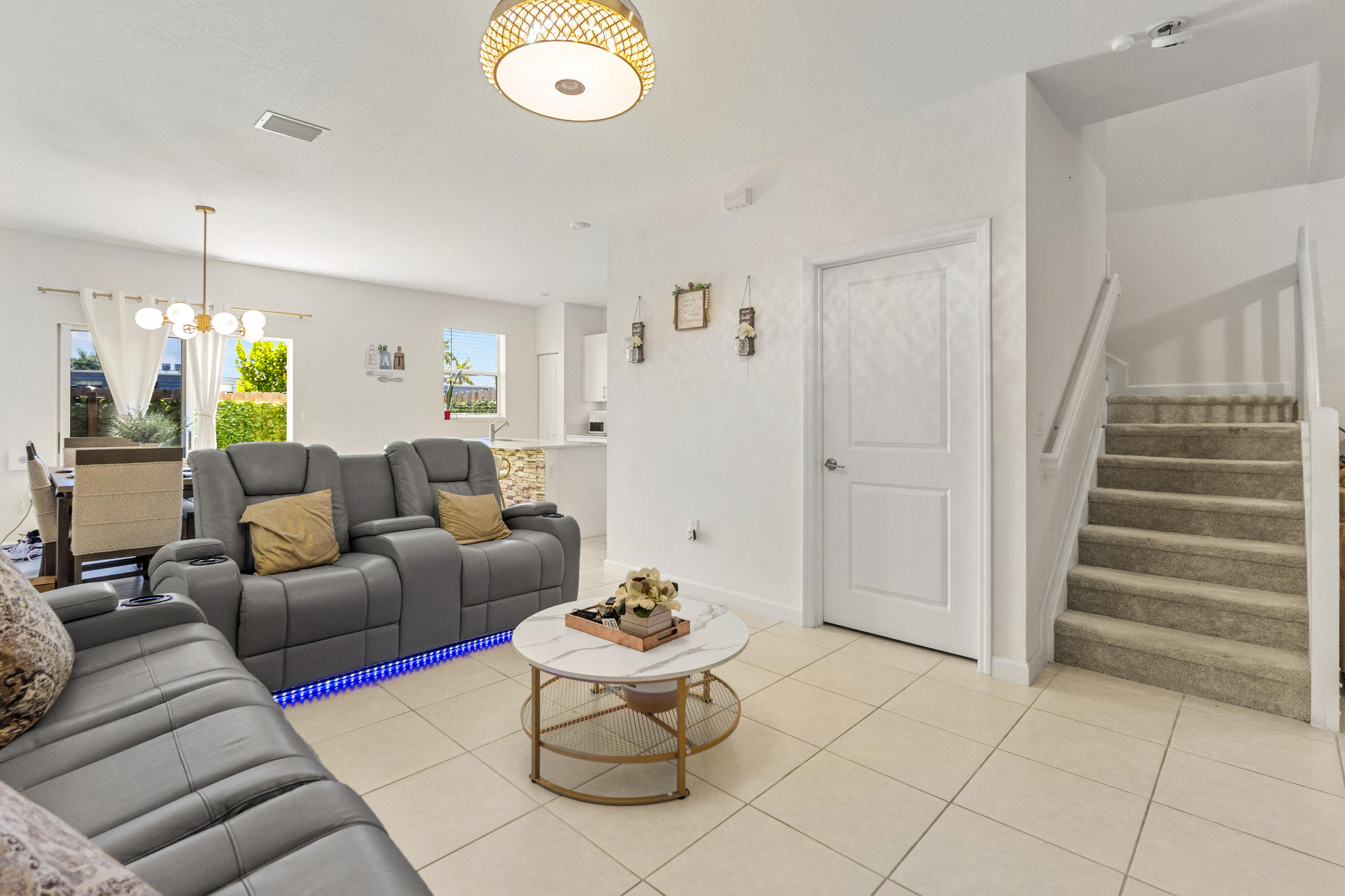 2688 NW 55th Lauderhill, FL 33313