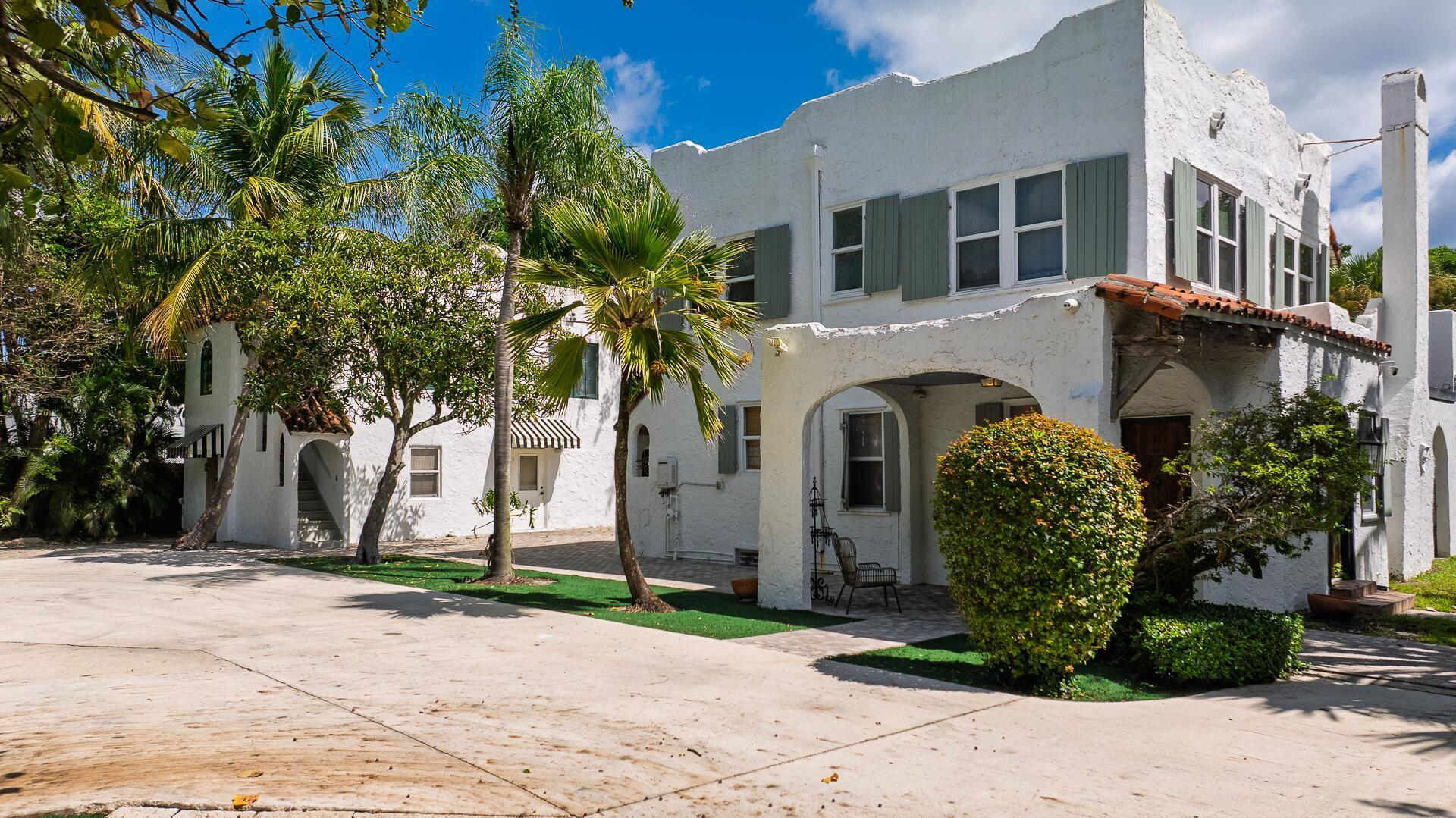 717 Forest Hl West Palm Beach, FL 33405