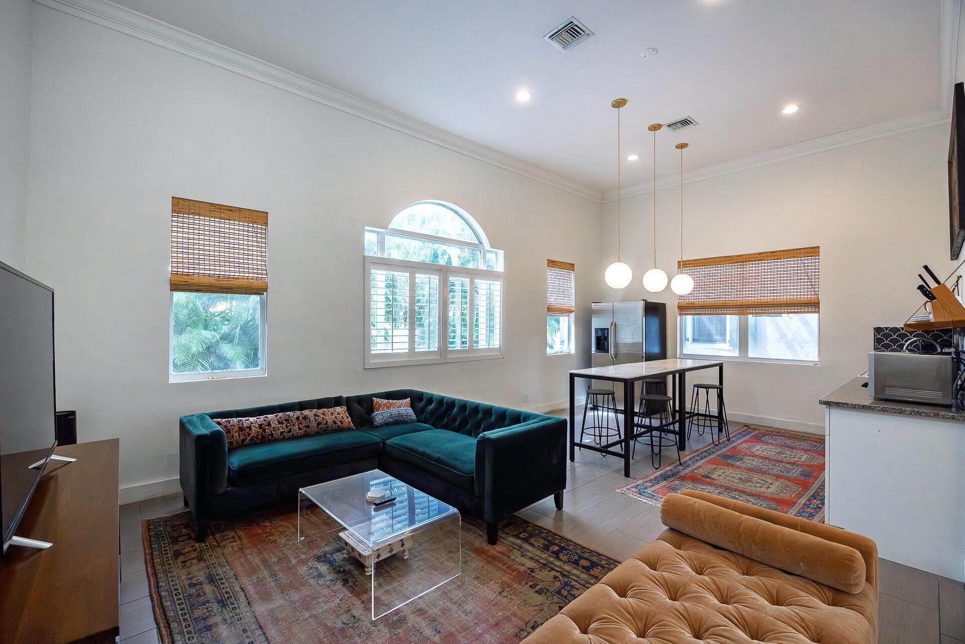 717 Forest Hl West Palm Beach, FL 33405