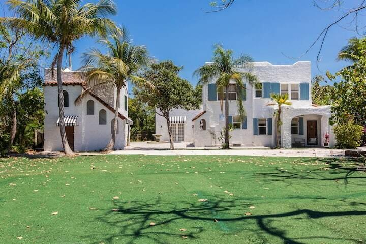 717 Forest Hl West Palm Beach, FL 33405