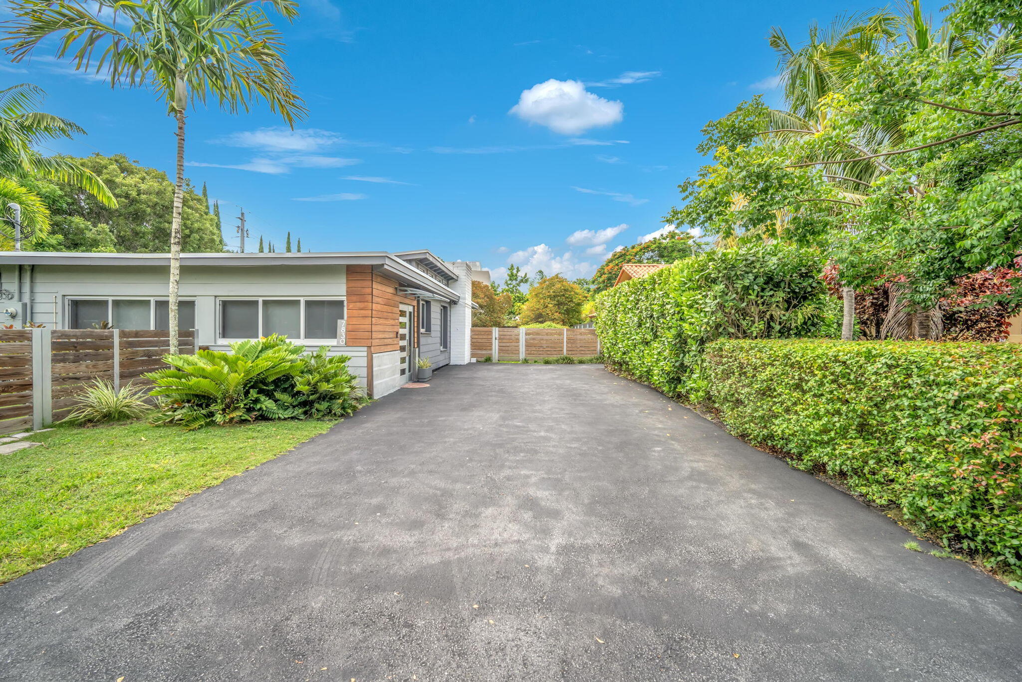 7830 SW 67th South Miami, FL 33143