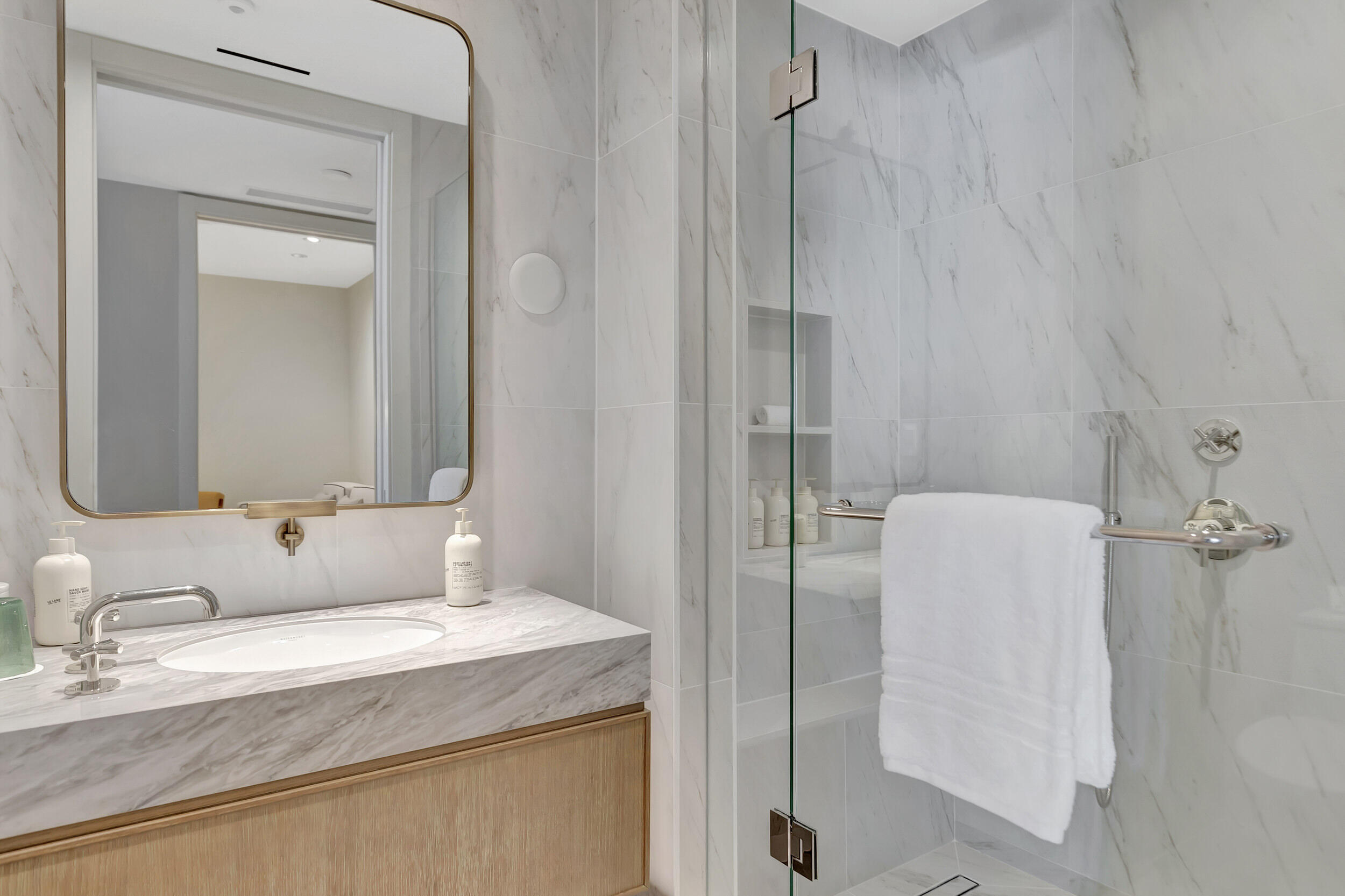 525 N Fort Lauderdale Bch Blvd #1707 Fort Lauderdale, FL 33304