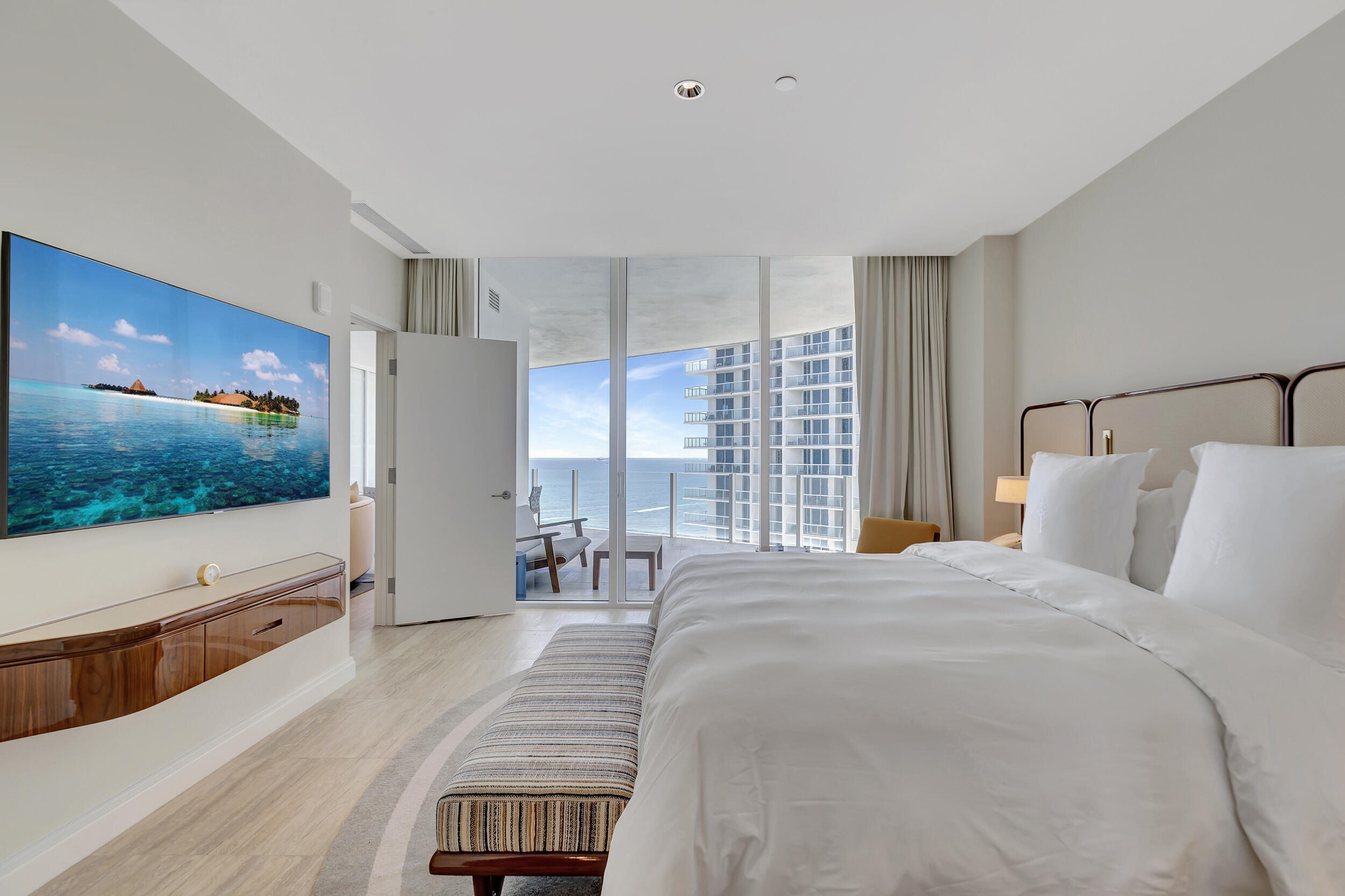 525 N Fort Lauderdale Bch Blvd #1707 Fort Lauderdale, FL 33304
