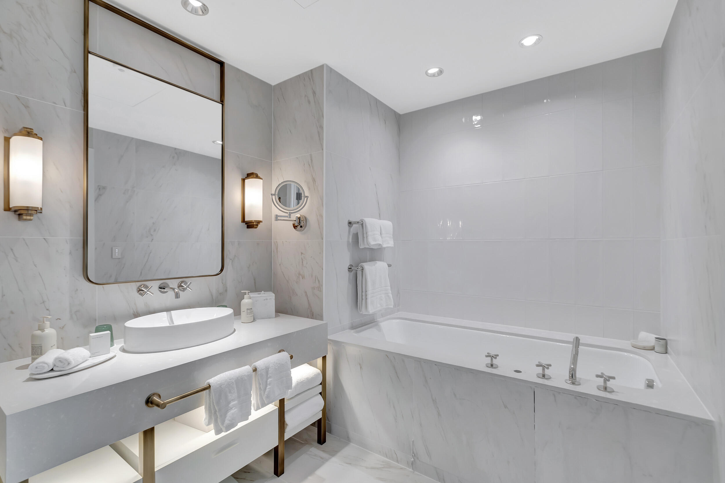 525 N Fort Lauderdale Bch Blvd #1707 Fort Lauderdale, FL 33304