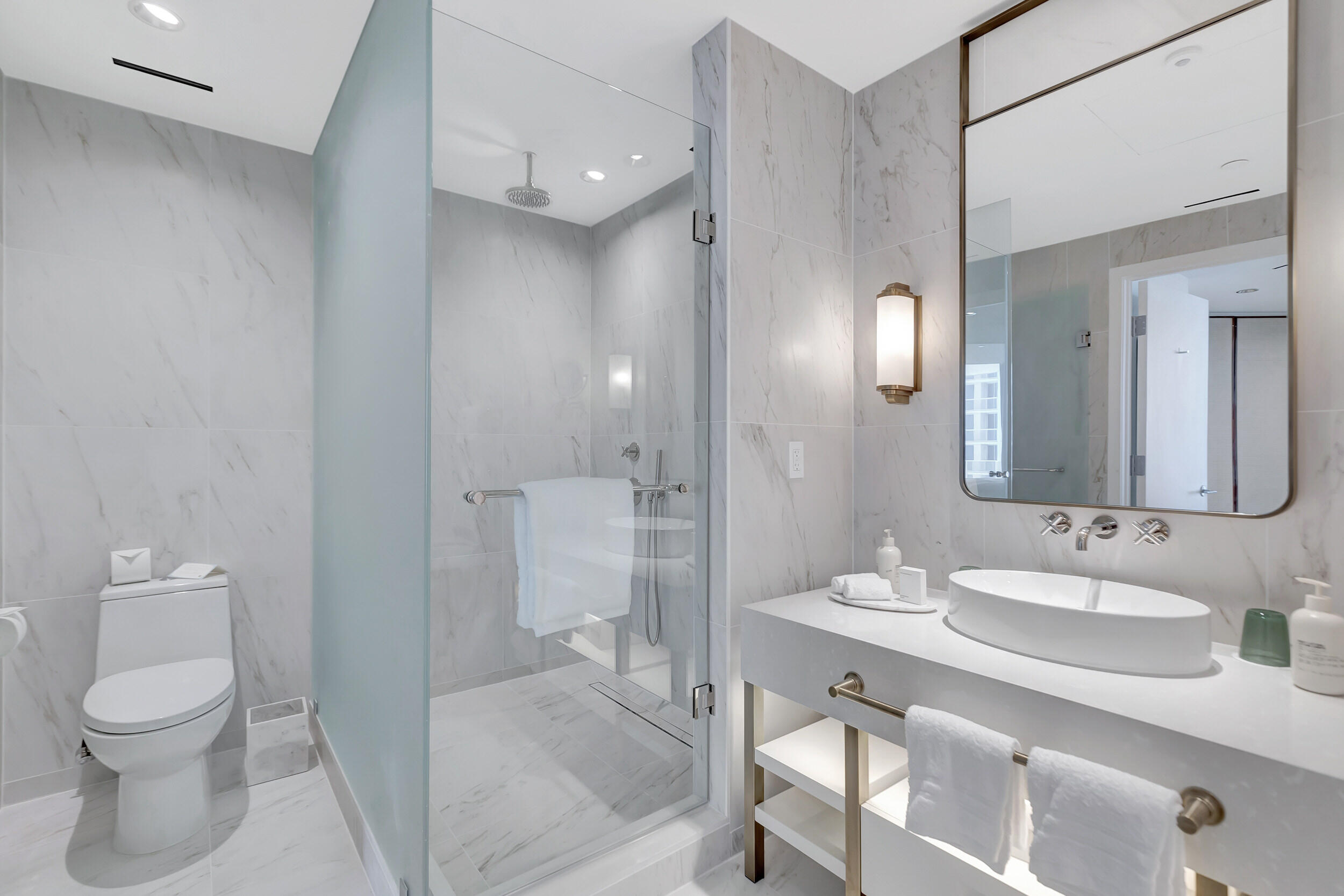 525 N Fort Lauderdale Bch Blvd #1707 Fort Lauderdale, FL 33304