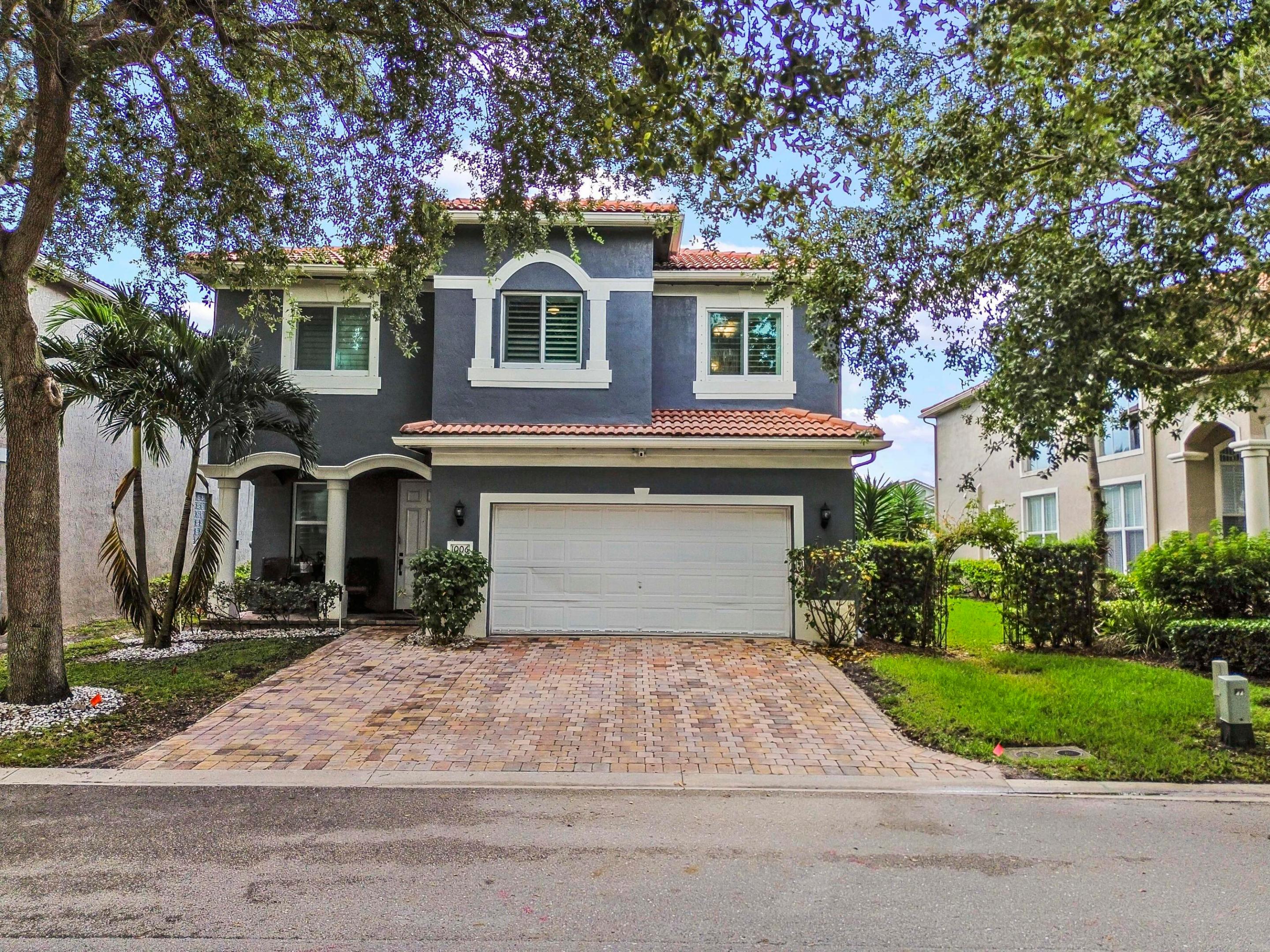 1006 Center Stone Ln