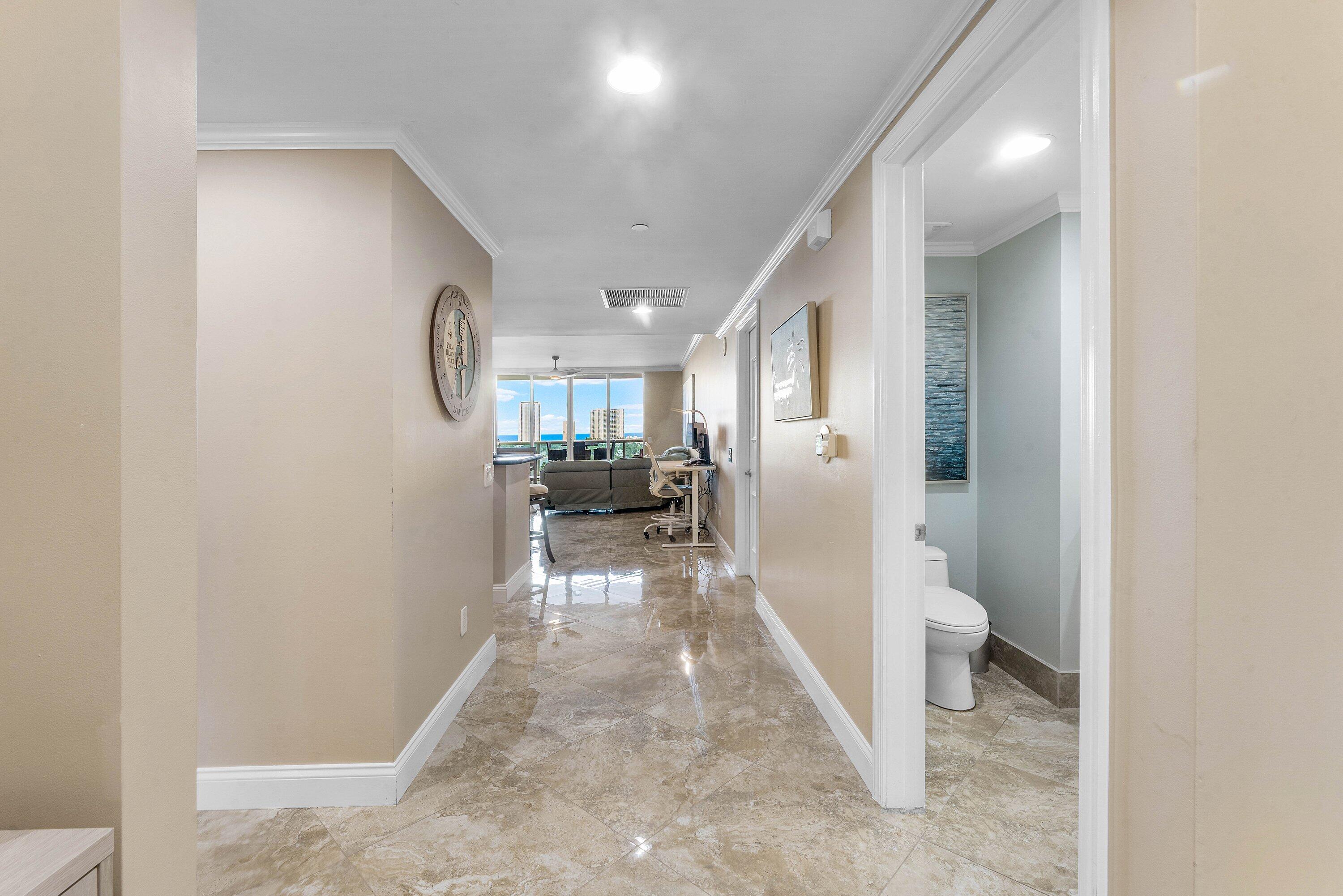 2640 Lake Shr Dr #1210 Riviera Beach, FL 33404