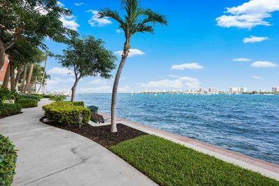 2640 Lake Shr Dr #1210 Riviera Beach, FL 33404