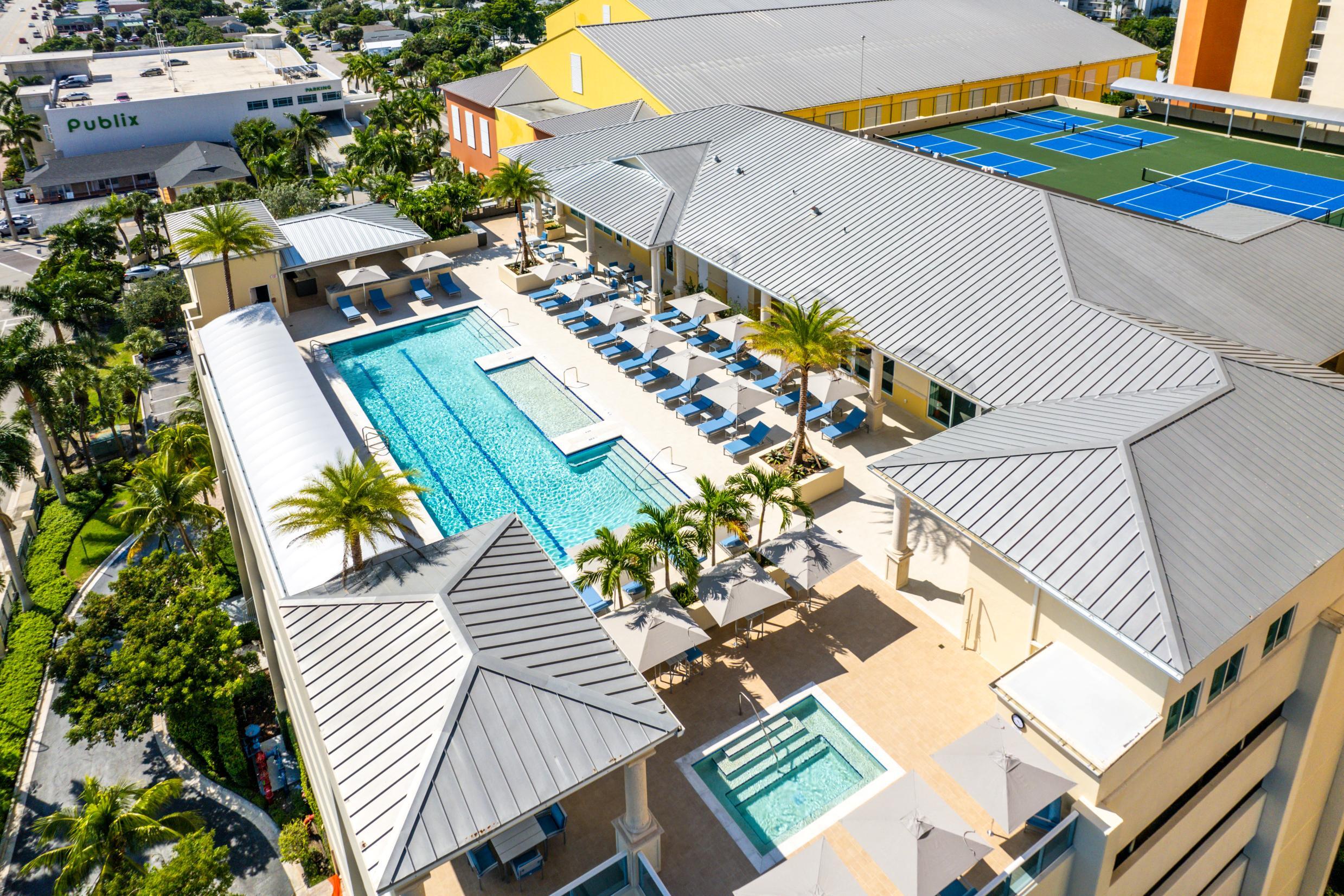 2640 Lake Shr Dr #1210 Riviera Beach, FL 33404