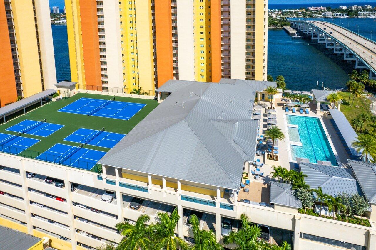 2640 Lake Shr Dr #1210 Riviera Beach, FL 33404