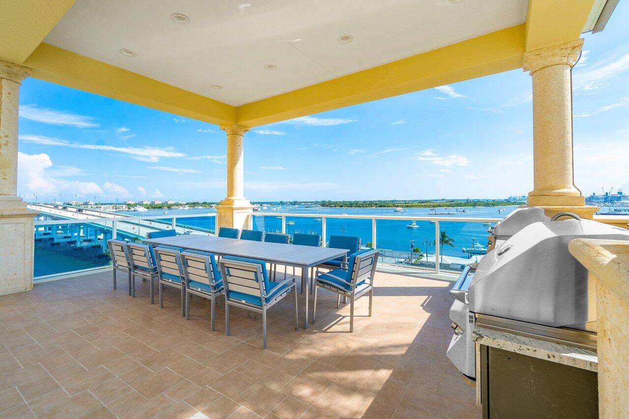 2640 Lake Shr Dr #1210 Riviera Beach, FL 33404