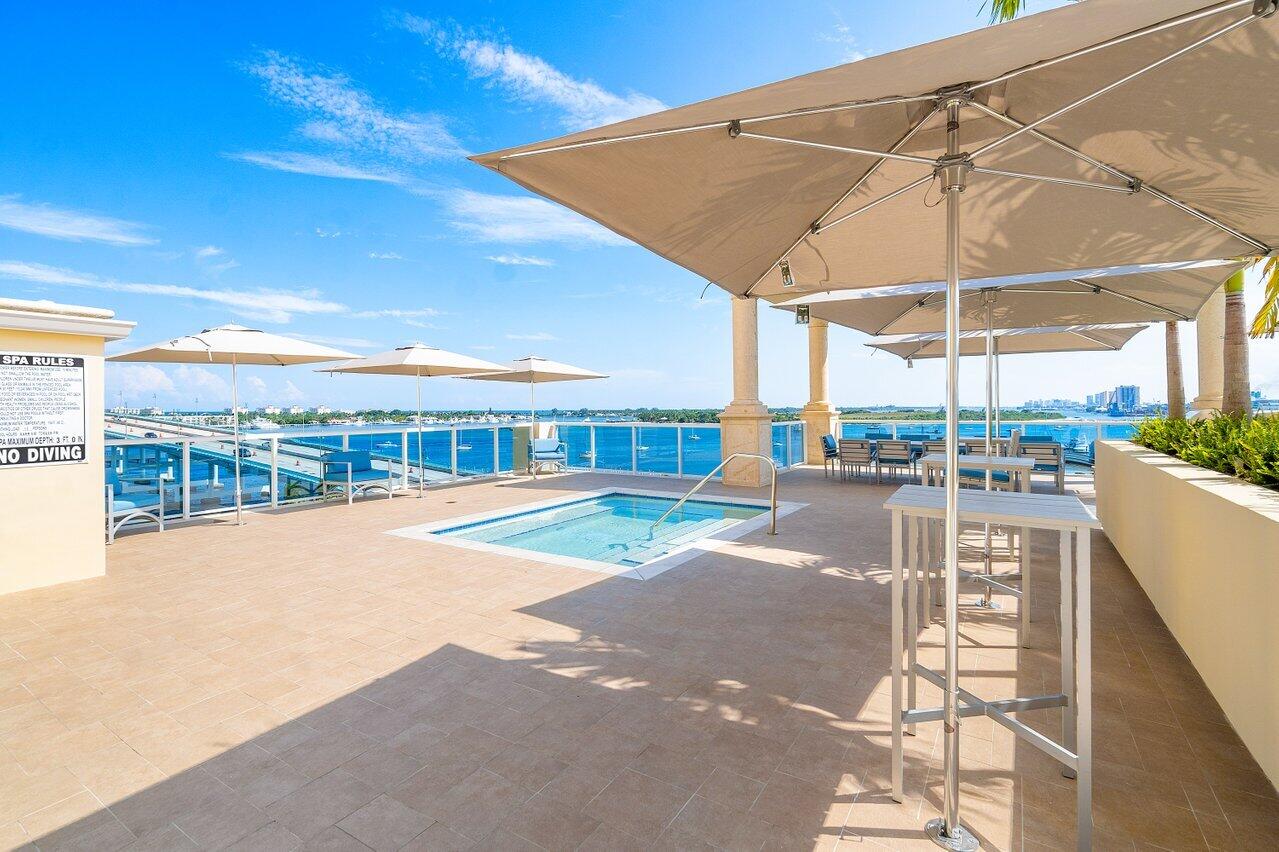 2640 Lake Shr Dr #1210 Riviera Beach, FL 33404