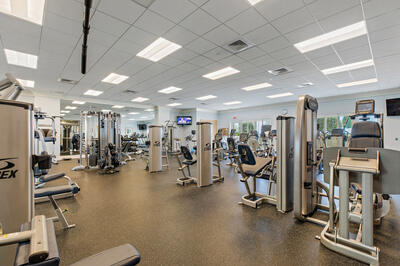 2640 Lake Shr Dr #1210 Riviera Beach, FL 33404