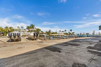 2640 Lake Shr Dr #1210 Riviera Beach, FL 33404