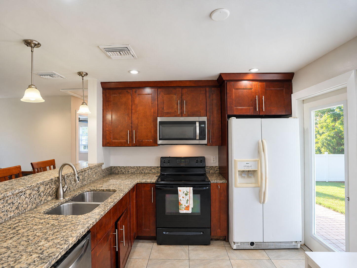 904 NE 10th Ave Pompano Beach, FL 33060