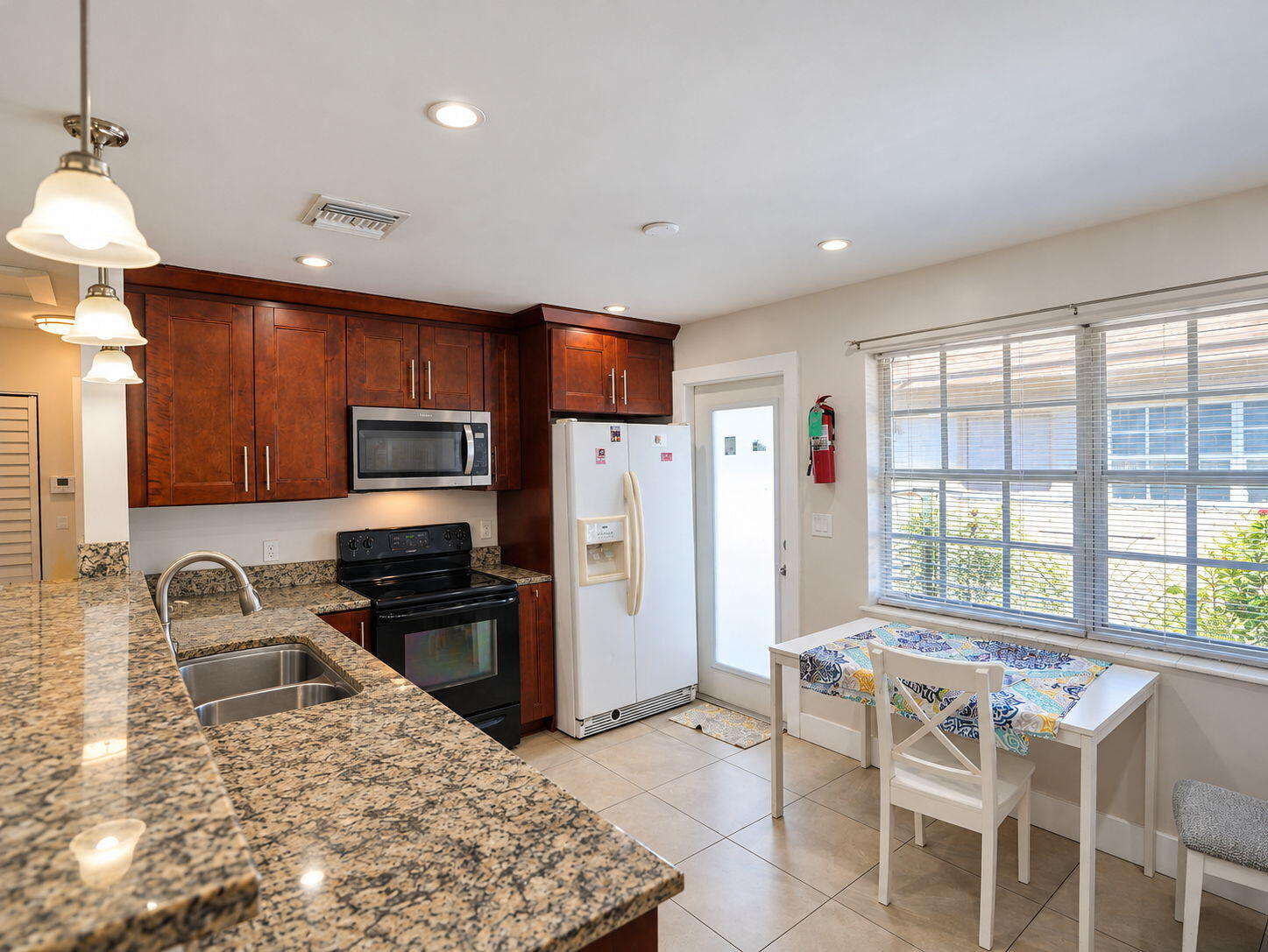 904 NE 10th Ave Pompano Beach, FL 33060