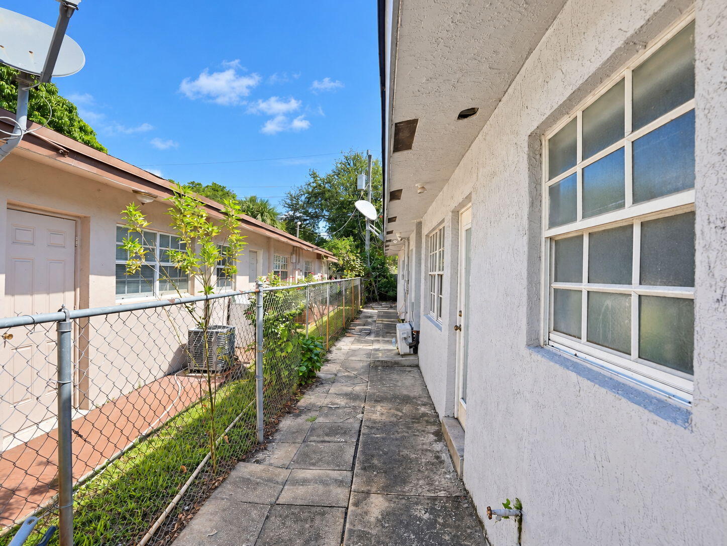 904 NE 10th Ave Pompano Beach, FL 33060