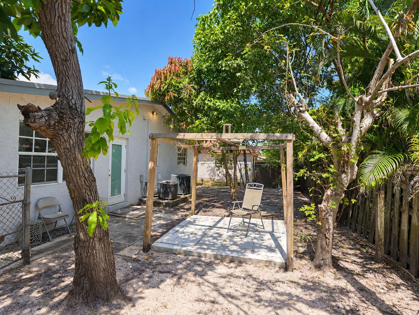 904 NE 10th Ave Pompano Beach, FL 33060