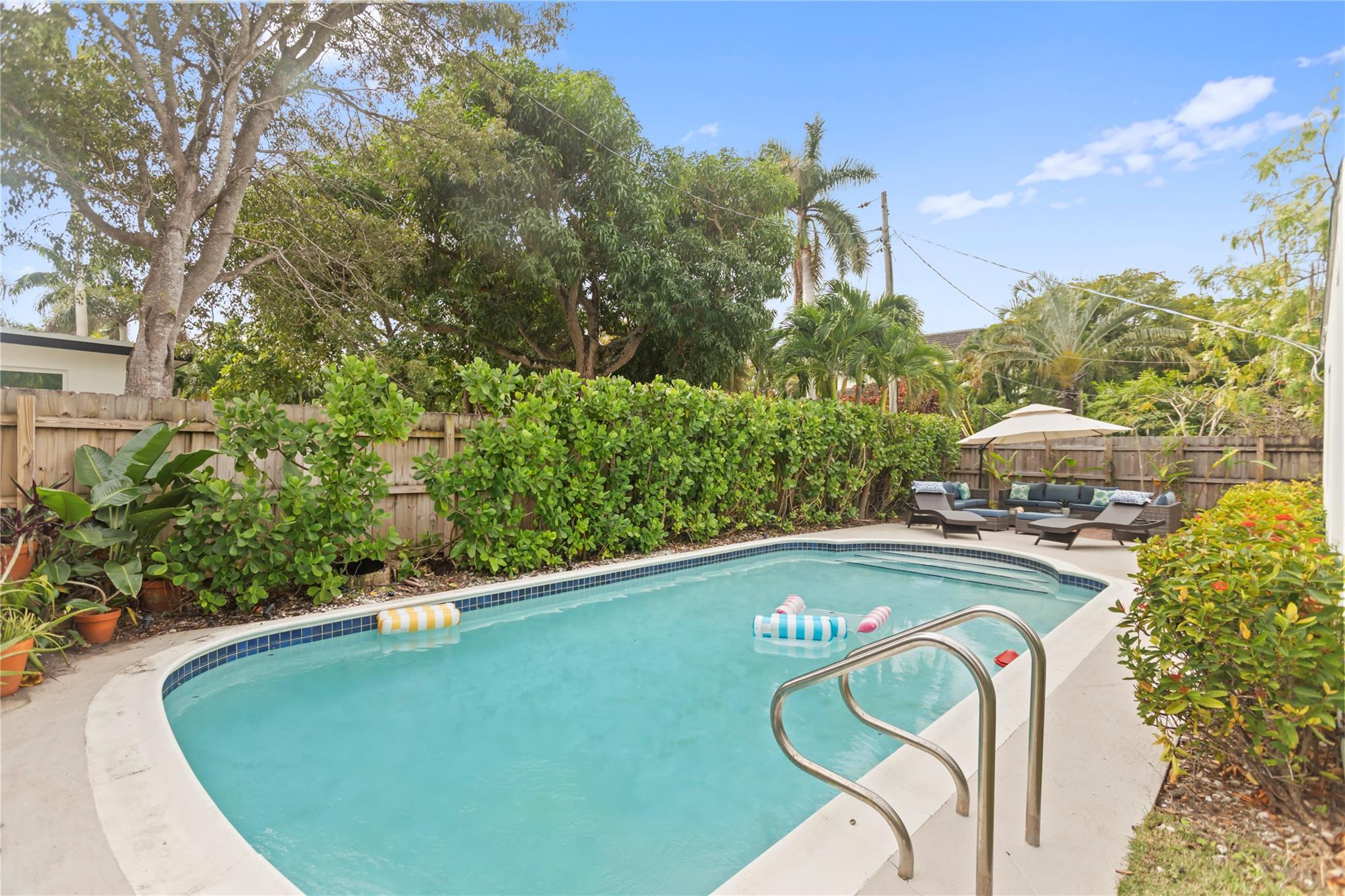 1736 NE 18th St Fort Lauderdale, FL 33305