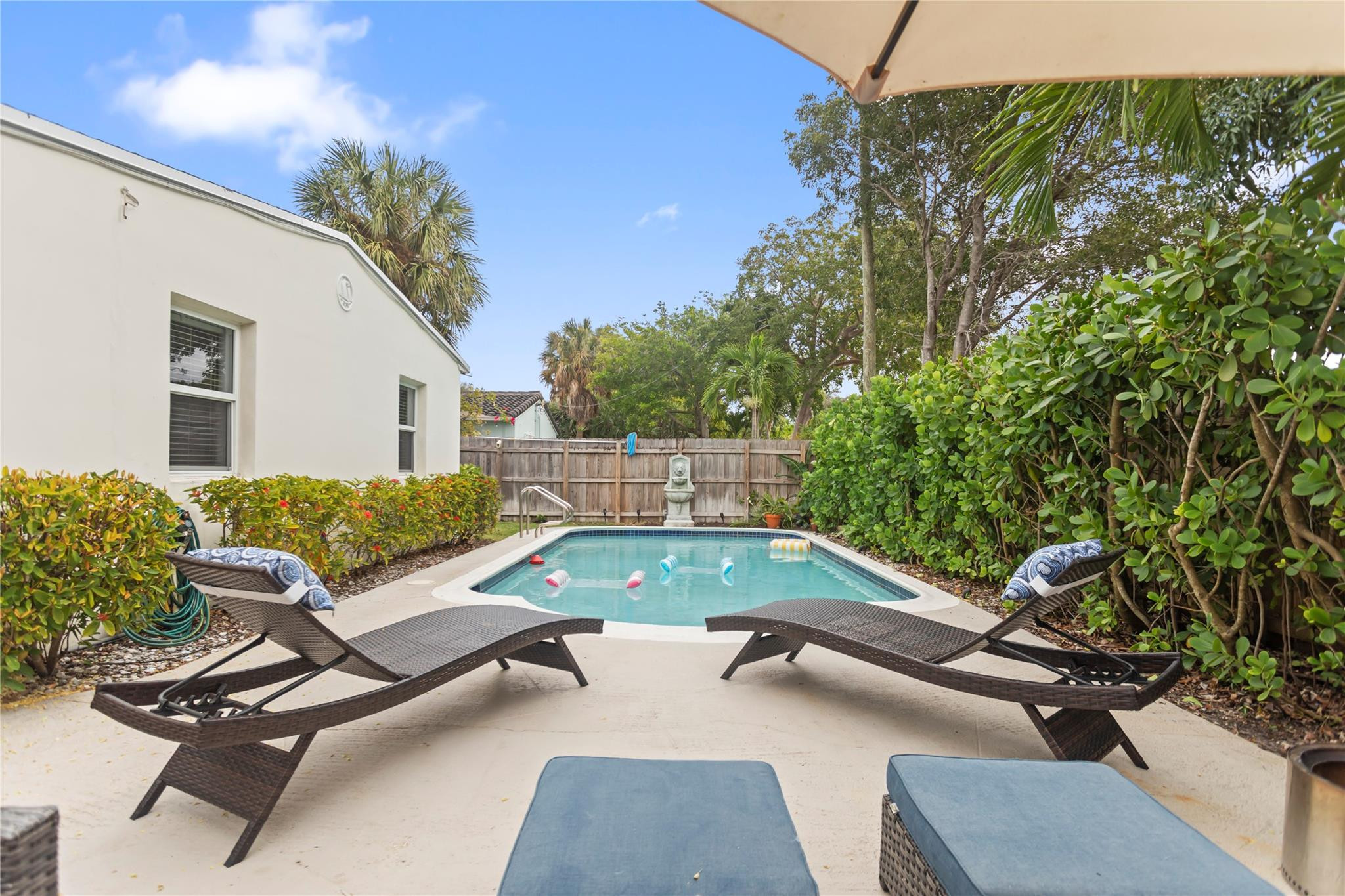 1736 NE 18th St Fort Lauderdale, FL 33305