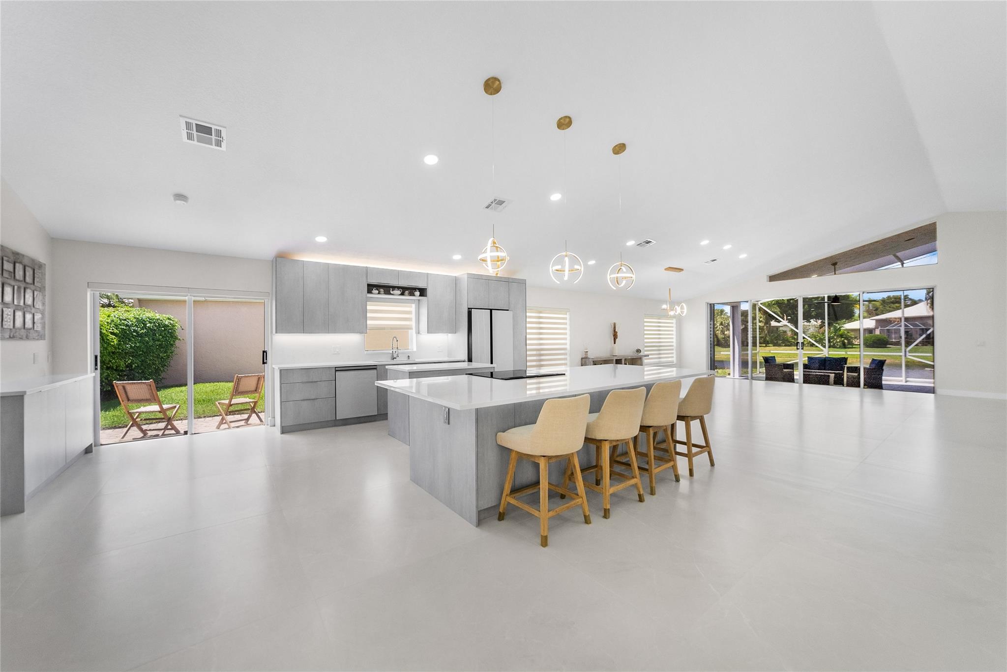 11824 Fountainside Cir