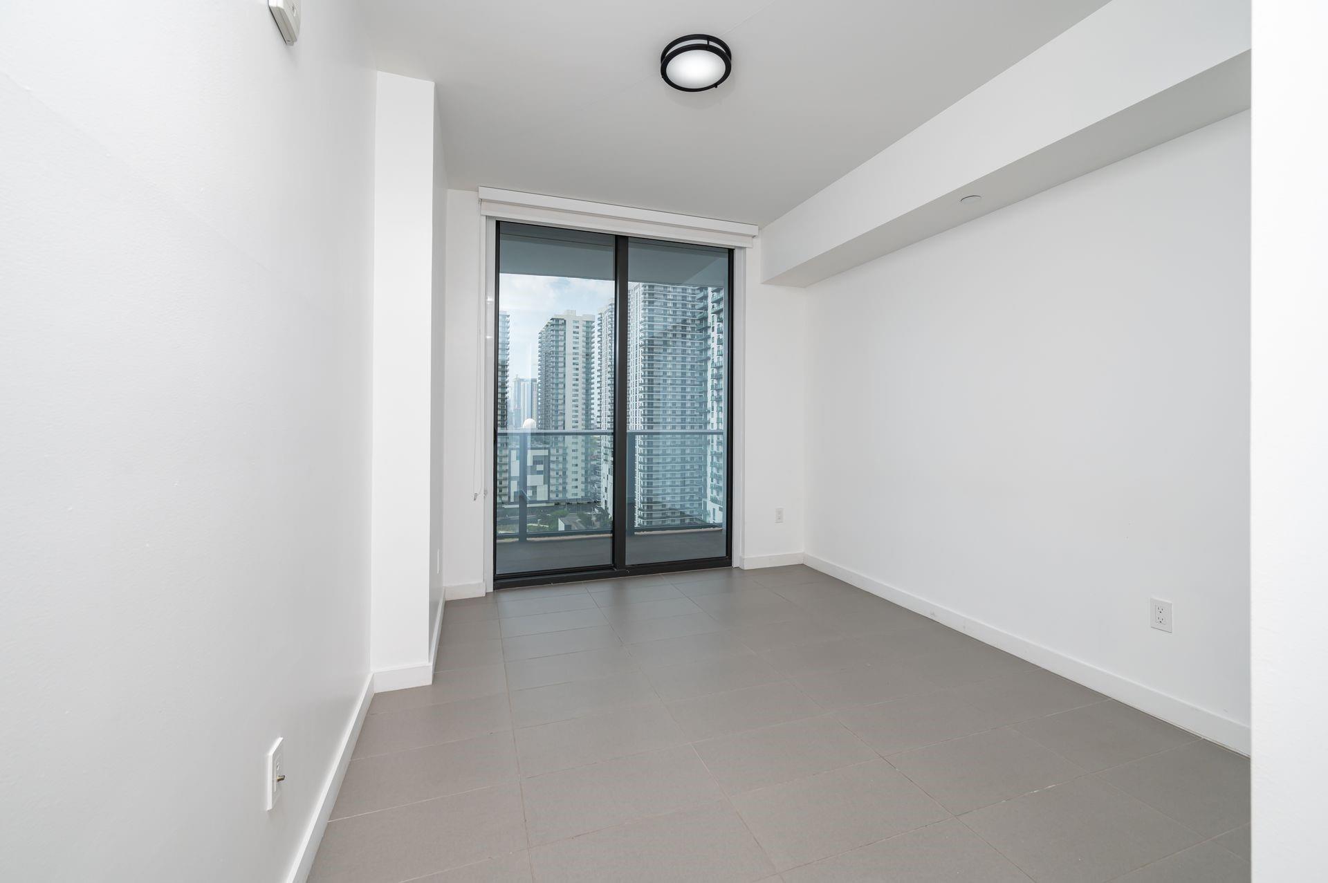 image Canvas Condo8