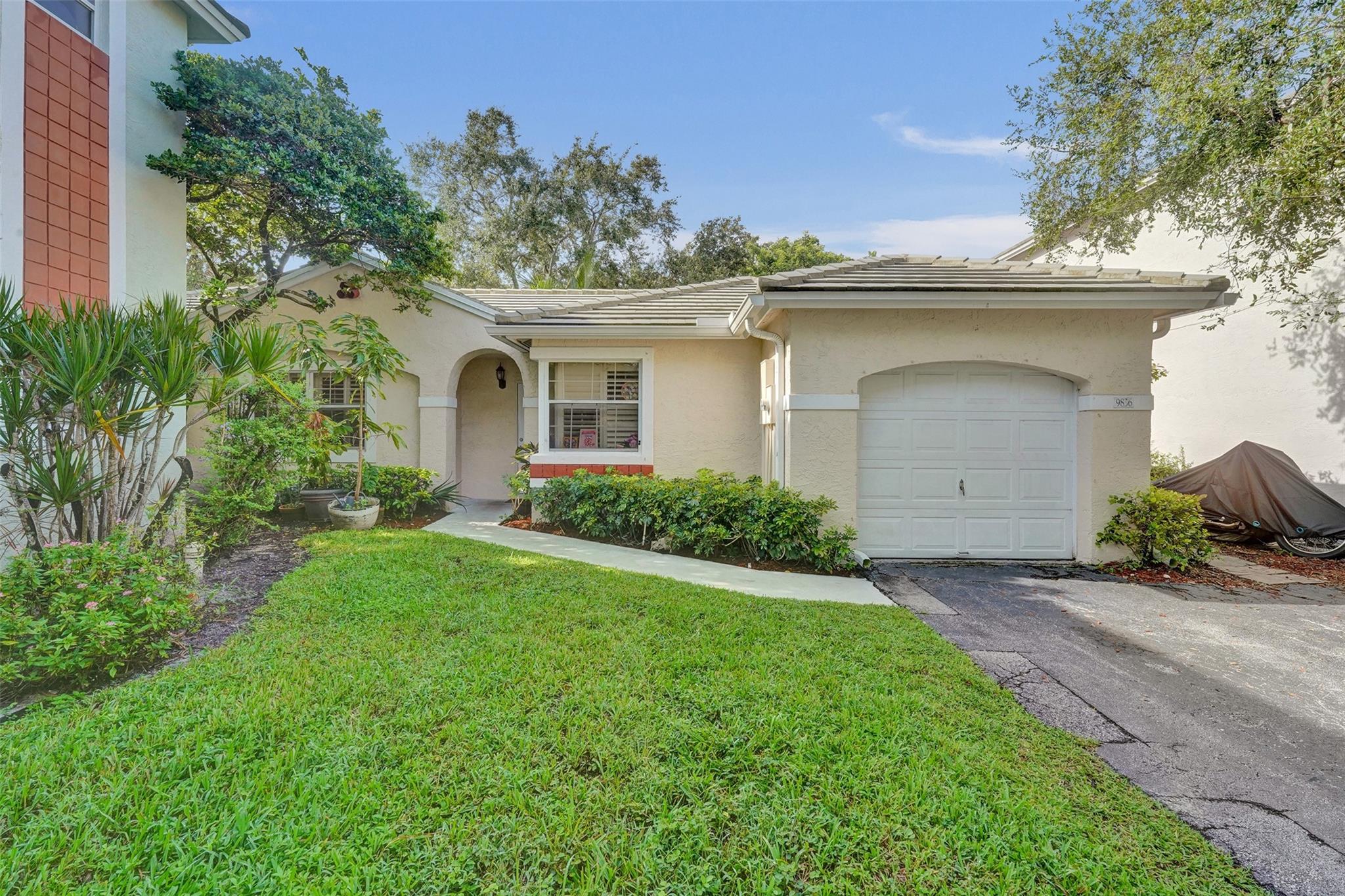9836 NW 9th Ct
