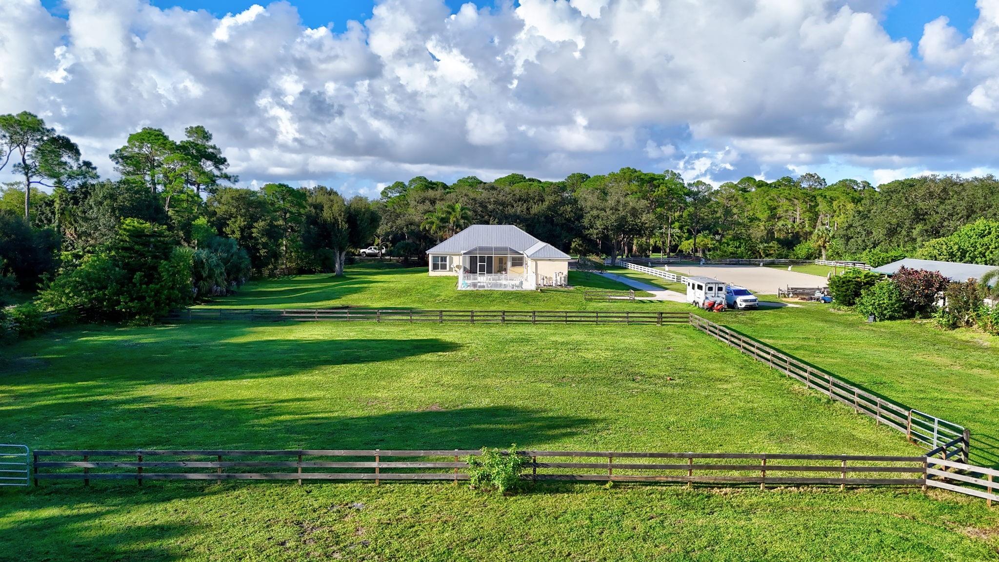 5602 SW Sunshine Farms Way