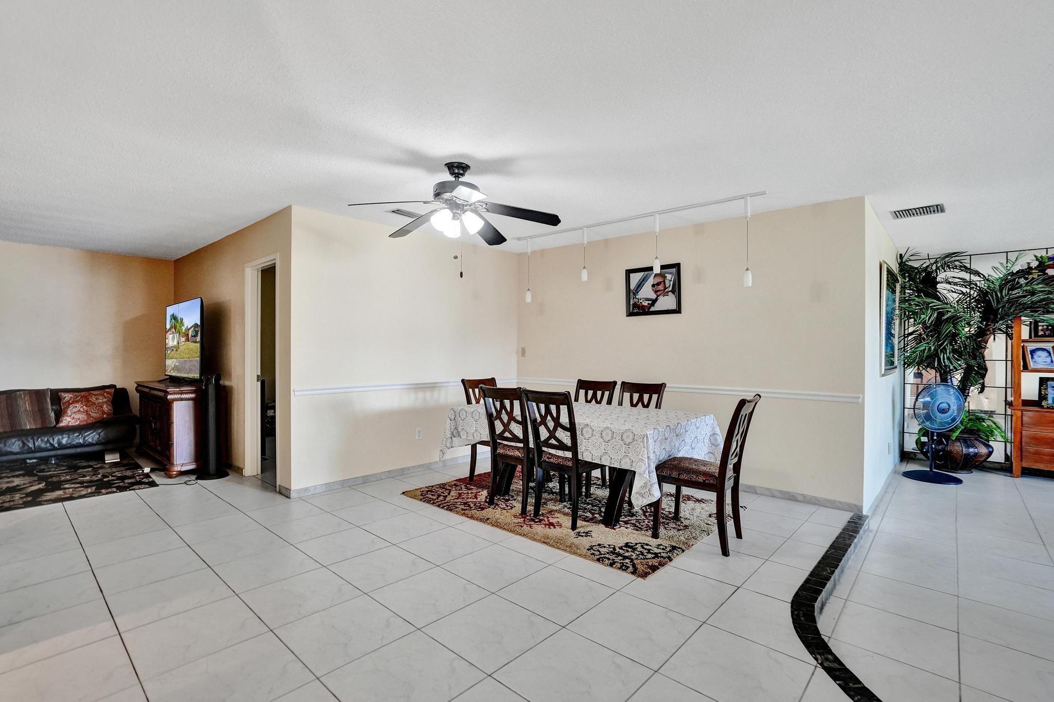 6641 NW 22nd St Margate, FL 33063