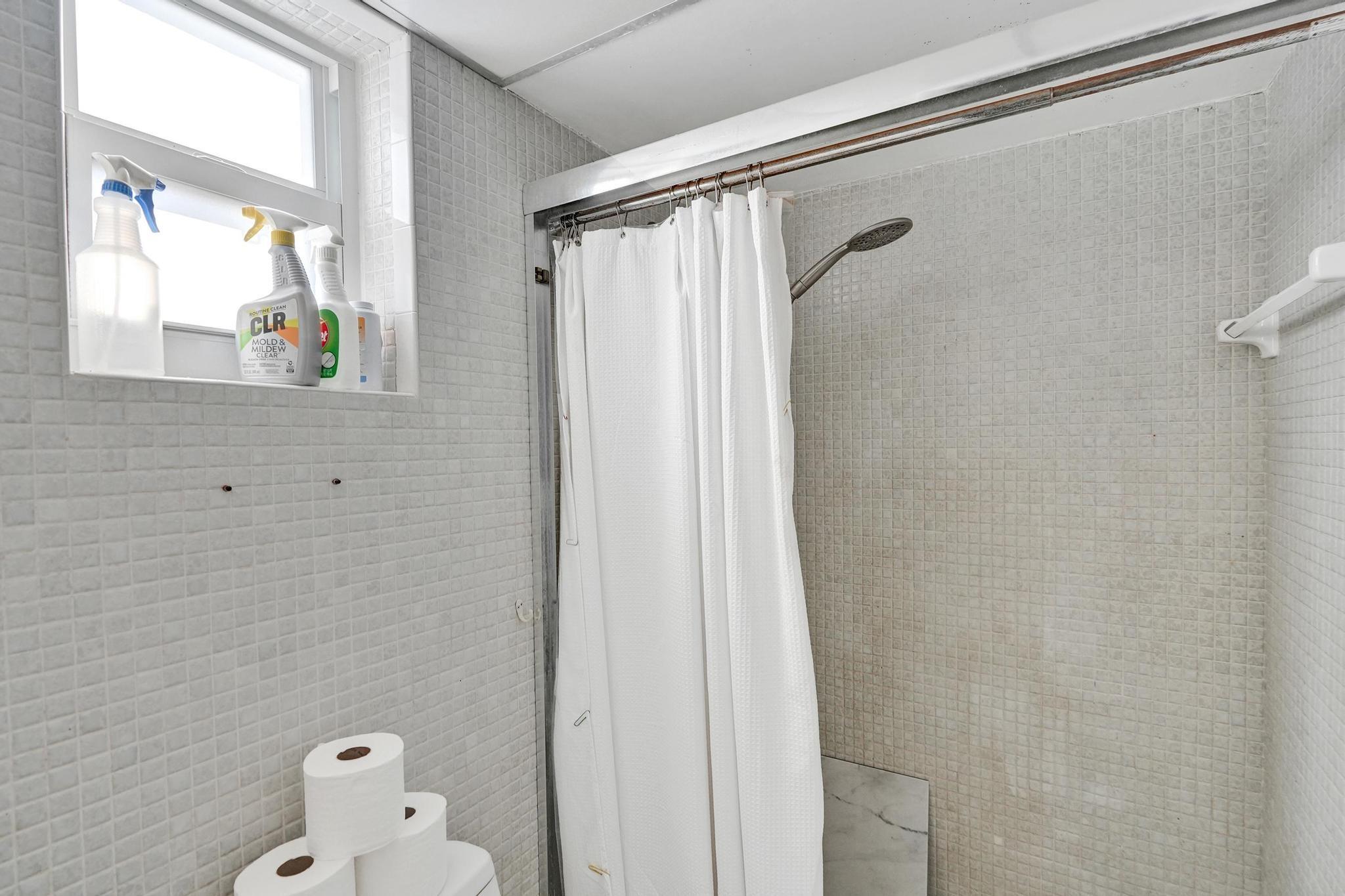 6641 NW 22nd St Margate, FL 33063