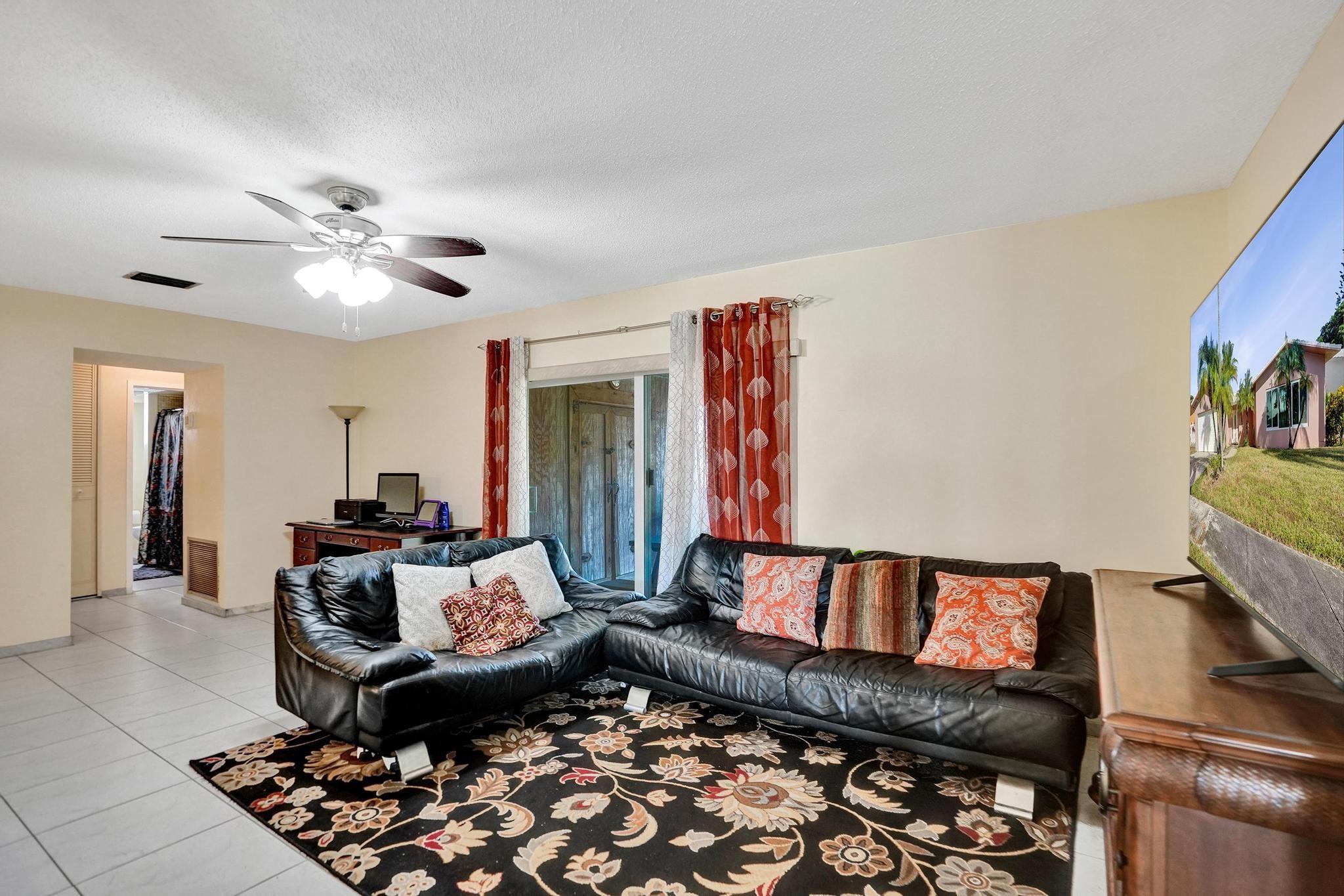 6641 NW 22nd St Margate, FL 33063