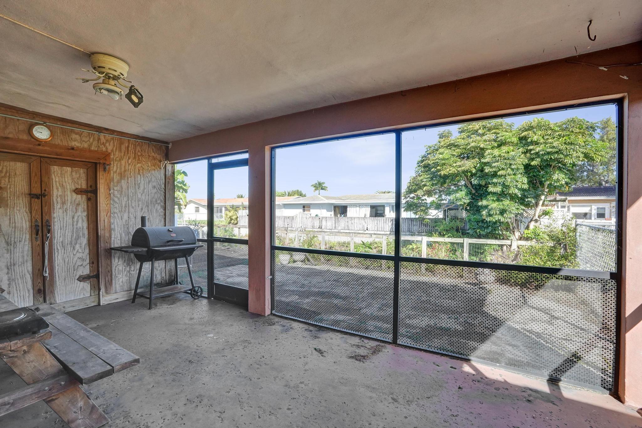 6641 NW 22nd St Margate, FL 33063